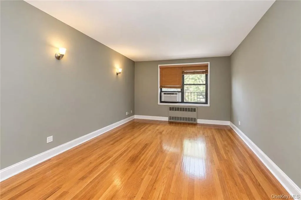 84-01 Main Street, New York, NY, 1 Bedroom Bedrooms, 3 Rooms Rooms,1 BathroomBathrooms,Residential,For Rent,Main,0,1050941 84-01 Main Street, New York, NY, 1 Bedroom Bedrooms, 3 Rooms Rooms,1 BathroomBathrooms,Residential,For Rent,Main,0,1050941