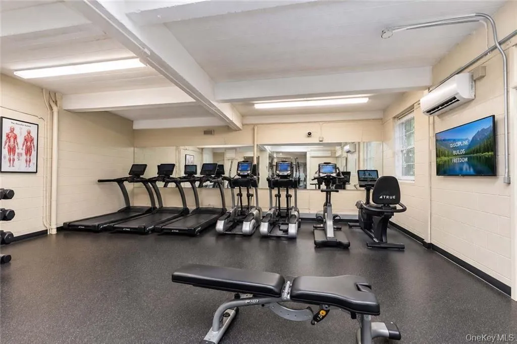 84-01 Main Street, New York, NY, 1 Bedroom Bedrooms, 3 Rooms Rooms,1 BathroomBathrooms,Residential,For Rent,Main,0,1050941 84-01 Main Street, New York, NY, 1 Bedroom Bedrooms, 3 Rooms Rooms,1 BathroomBathrooms,Residential,For Rent,Main,0,1050941