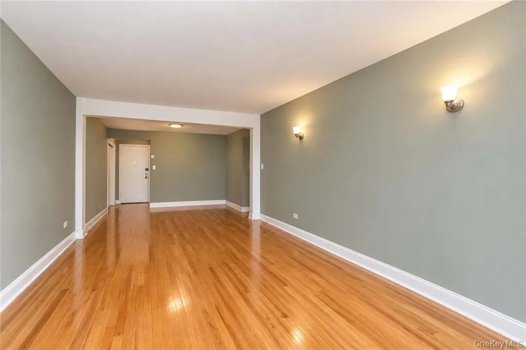 84-01 Main Street, New York, NY, 1 Bedroom Bedrooms, 3 Rooms Rooms,1 BathroomBathrooms,Residential,For Rent,Main,0,1050941 84-01 Main Street, New York, NY, 1 Bedroom Bedrooms, 3 Rooms Rooms,1 BathroomBathrooms,Residential,For Rent,Main,0,1050941