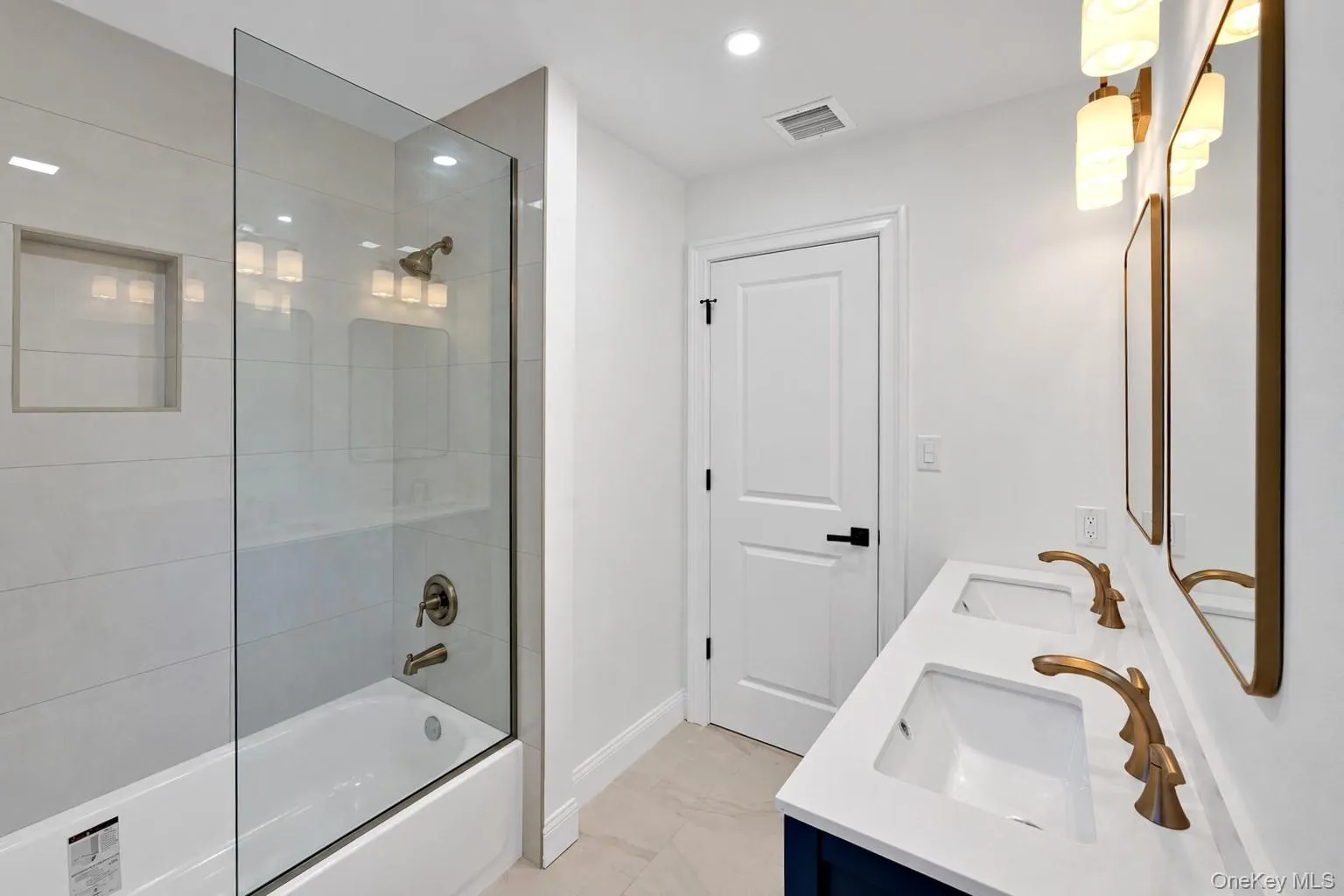 Guest Bathroom. Guest Bathroom.