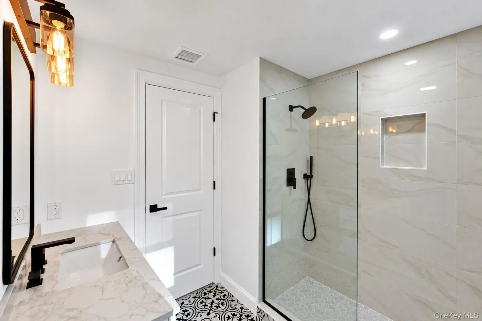 Full Bathroom Full Bathroom