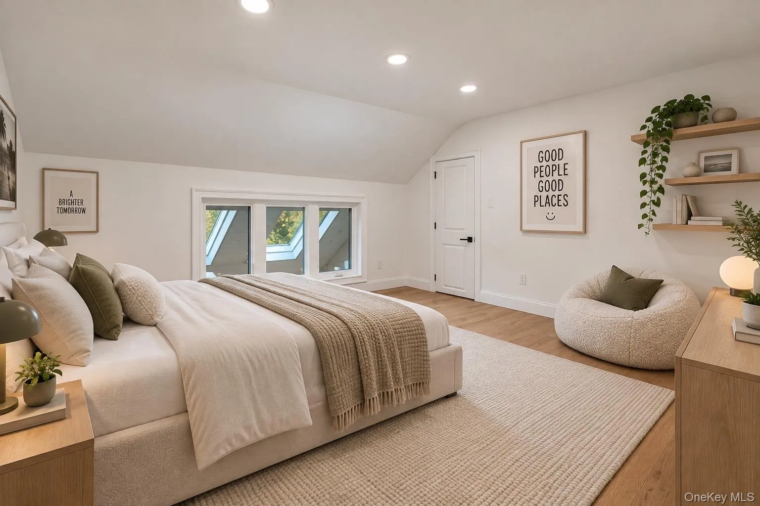 Virtually staged. Upstairs bedroom, connected to huge walk in closet or play area. Virtually staged. Upstairs bedroom, connected to huge walk in closet or play area.