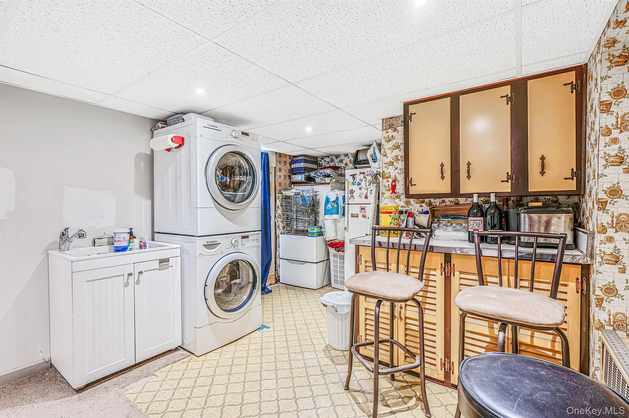 223 Fulton Avenue, Babylon, NY, 4 Bedrooms Bedrooms, 8 Rooms Rooms,1 BathroomBathrooms,Residential,For Rent,Fulton,0,1050947 223 Fulton Avenue, Babylon, NY, 4 Bedrooms Bedrooms, 8 Rooms Rooms,1 BathroomBathrooms,Residential,For Rent,Fulton,0,1050947