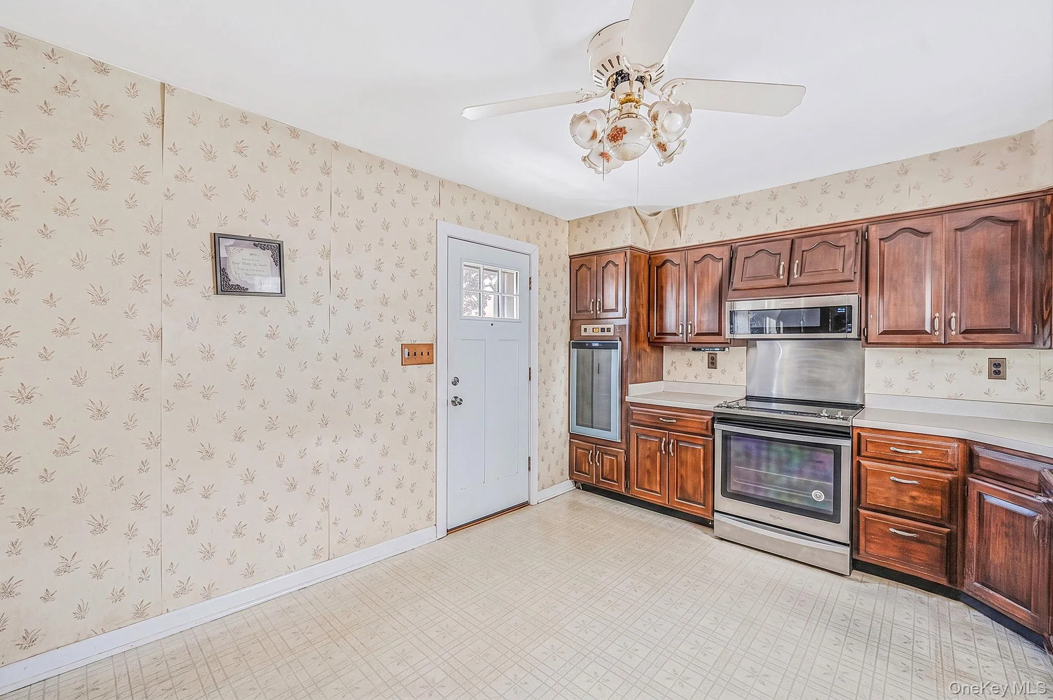 223 Fulton Avenue, Babylon, NY, 4 Bedrooms Bedrooms, 8 Rooms Rooms,1 BathroomBathrooms,Residential,For Rent,Fulton,0,1050947 223 Fulton Avenue, Babylon, NY, 4 Bedrooms Bedrooms, 8 Rooms Rooms,1 BathroomBathrooms,Residential,For Rent,Fulton,0,1050947