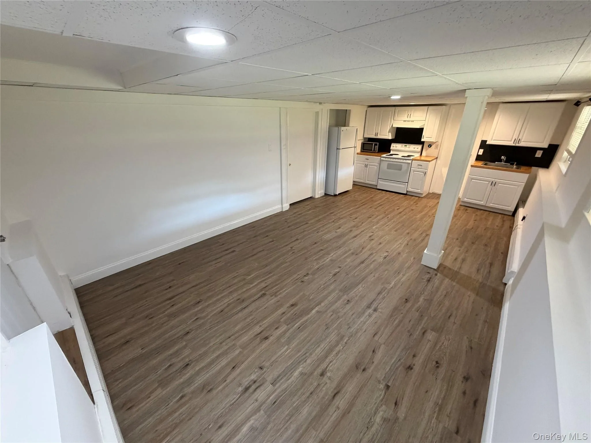 53 Andover Drive, Brookhaven, NY, 1 Bedroom Bedrooms, 4 Rooms Rooms,1 BathroomBathrooms,Residential Lease,For Rent,Andover,0,1050953 53 Andover Drive, Brookhaven, NY, 1 Bedroom Bedrooms, 4 Rooms Rooms,1 BathroomBathrooms,Residential Lease,For Rent,Andover,0,1050953
