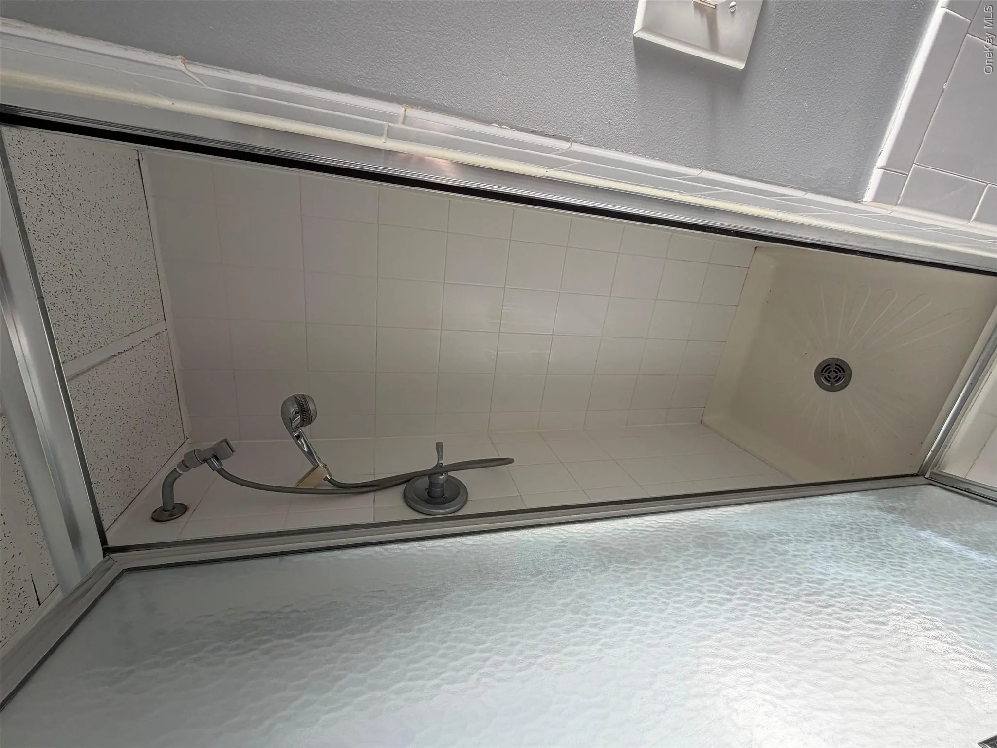 53 Andover Drive, Brookhaven, NY, 1 Bedroom Bedrooms, 4 Rooms Rooms,1 BathroomBathrooms,Residential Lease,For Rent,Andover,0,1050953 53 Andover Drive, Brookhaven, NY, 1 Bedroom Bedrooms, 4 Rooms Rooms,1 BathroomBathrooms,Residential Lease,For Rent,Andover,0,1050953