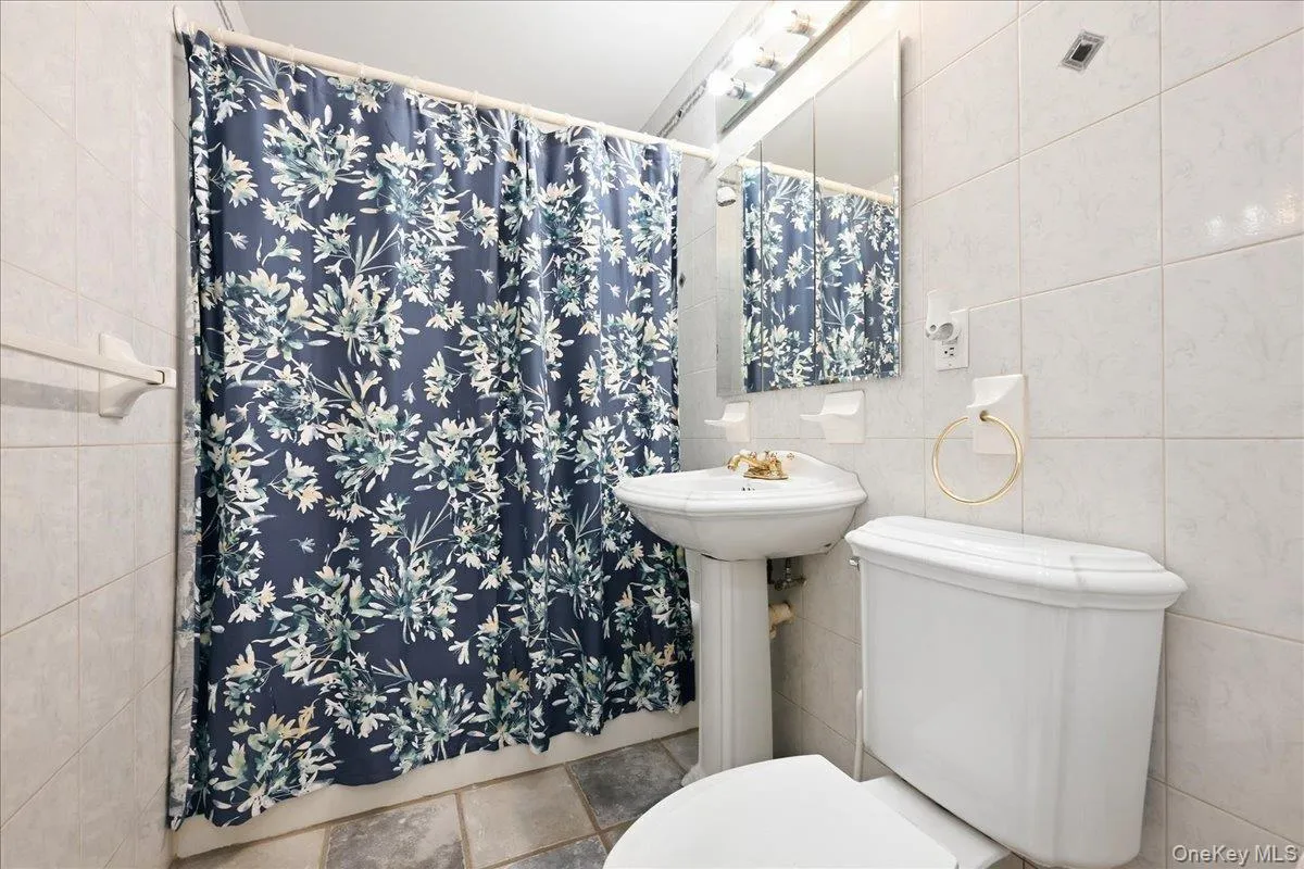 119 Periwinkle Road, Hempstead, NY, 5 Bedrooms Bedrooms, 8 Rooms Rooms,3 BathroomsBathrooms,Residential,For Rent,Periwinkle,0,1050956 119 Periwinkle Road, Hempstead, NY, 5 Bedrooms Bedrooms, 8 Rooms Rooms,3 BathroomsBathrooms,Residential,For Rent,Periwinkle,0,1050956