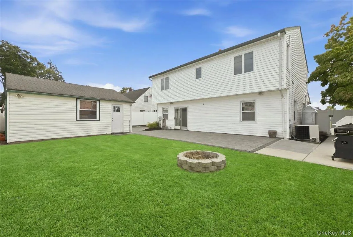 119 Periwinkle Road, Hempstead, NY, 5 Bedrooms Bedrooms, 8 Rooms Rooms,3 BathroomsBathrooms,Residential,For Rent,Periwinkle,0,1050956 119 Periwinkle Road, Hempstead, NY, 5 Bedrooms Bedrooms, 8 Rooms Rooms,3 BathroomsBathrooms,Residential,For Rent,Periwinkle,0,1050956