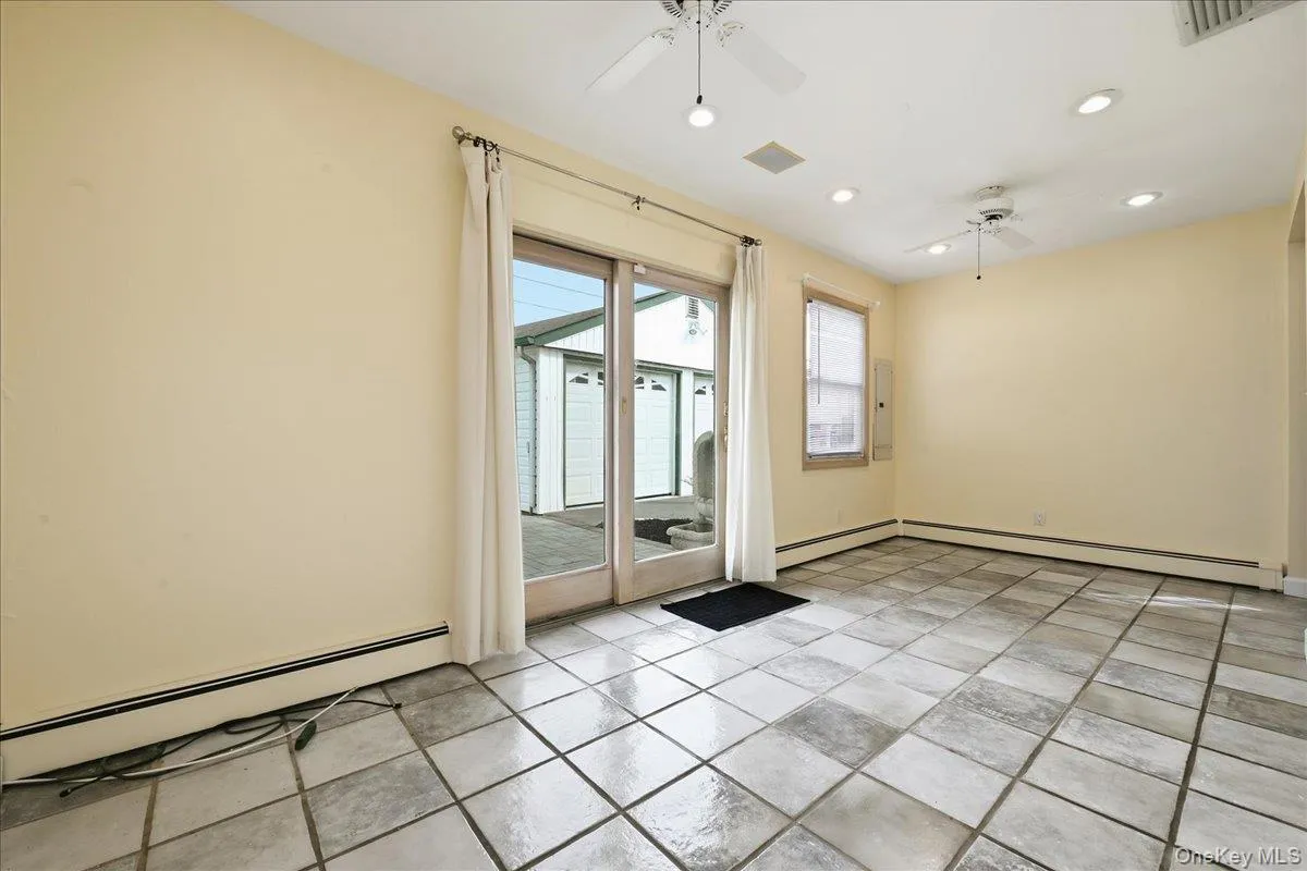 119 Periwinkle Road, Hempstead, NY, 5 Bedrooms Bedrooms, 8 Rooms Rooms,3 BathroomsBathrooms,Residential,For Rent,Periwinkle,0,1050956 119 Periwinkle Road, Hempstead, NY, 5 Bedrooms Bedrooms, 8 Rooms Rooms,3 BathroomsBathrooms,Residential,For Rent,Periwinkle,0,1050956