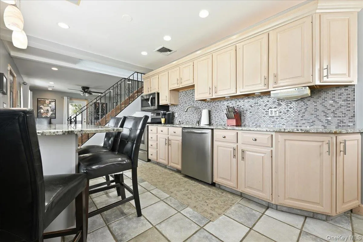 119 Periwinkle Road, Hempstead, NY, 5 Bedrooms Bedrooms, 8 Rooms Rooms,3 BathroomsBathrooms,Residential,For Rent,Periwinkle,0,1050956 119 Periwinkle Road, Hempstead, NY, 5 Bedrooms Bedrooms, 8 Rooms Rooms,3 BathroomsBathrooms,Residential,For Rent,Periwinkle,0,1050956