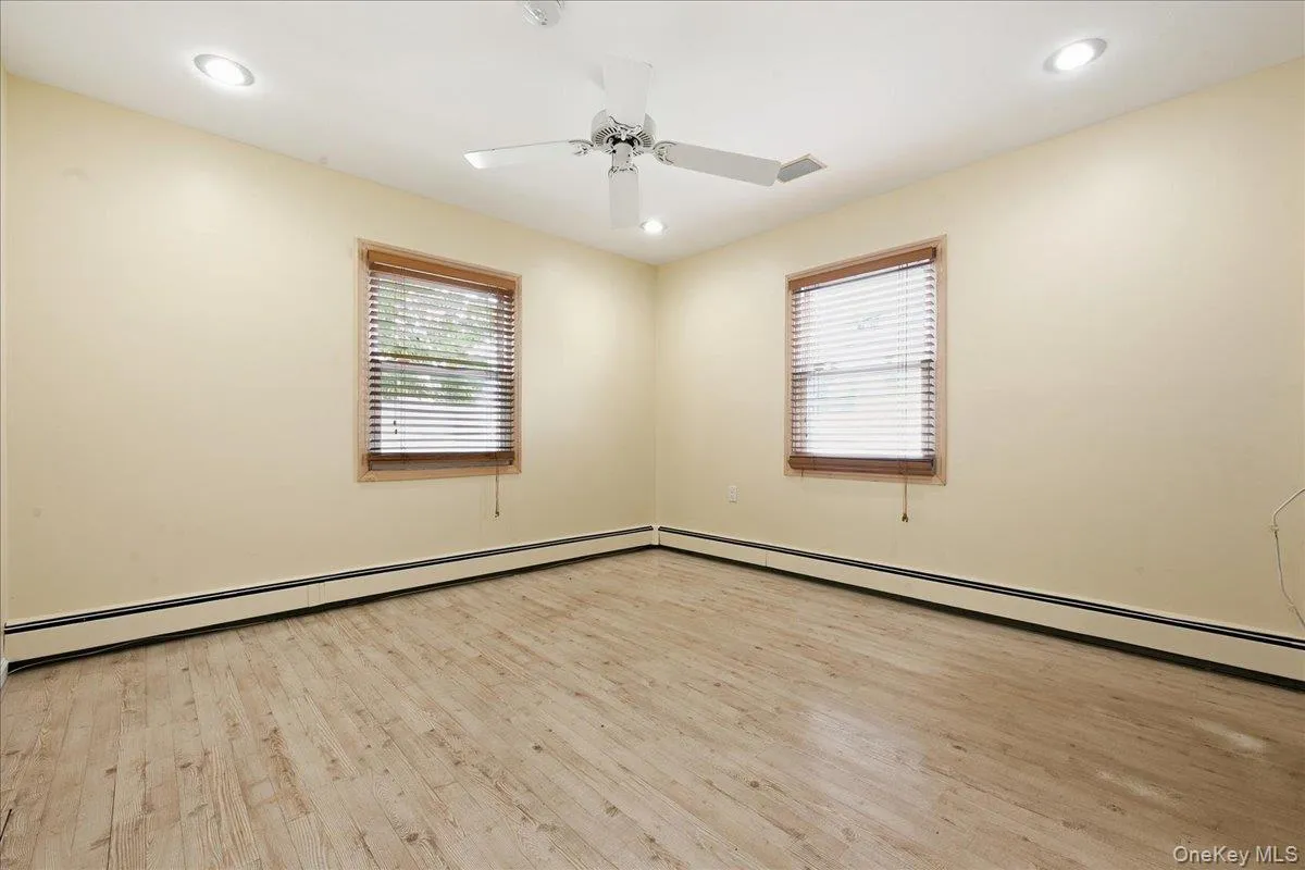 119 Periwinkle Road, Hempstead, NY, 5 Bedrooms Bedrooms, 8 Rooms Rooms,3 BathroomsBathrooms,Residential,For Rent,Periwinkle,0,1050956 119 Periwinkle Road, Hempstead, NY, 5 Bedrooms Bedrooms, 8 Rooms Rooms,3 BathroomsBathrooms,Residential,For Rent,Periwinkle,0,1050956