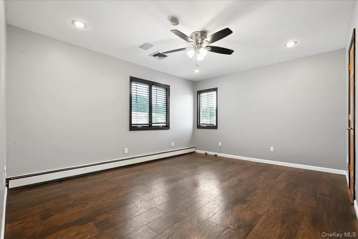 119 Periwinkle Road, Hempstead, NY, 5 Bedrooms Bedrooms, 8 Rooms Rooms,3 BathroomsBathrooms,Residential,For Rent,Periwinkle,0,1050956 119 Periwinkle Road, Hempstead, NY, 5 Bedrooms Bedrooms, 8 Rooms Rooms,3 BathroomsBathrooms,Residential,For Rent,Periwinkle,0,1050956