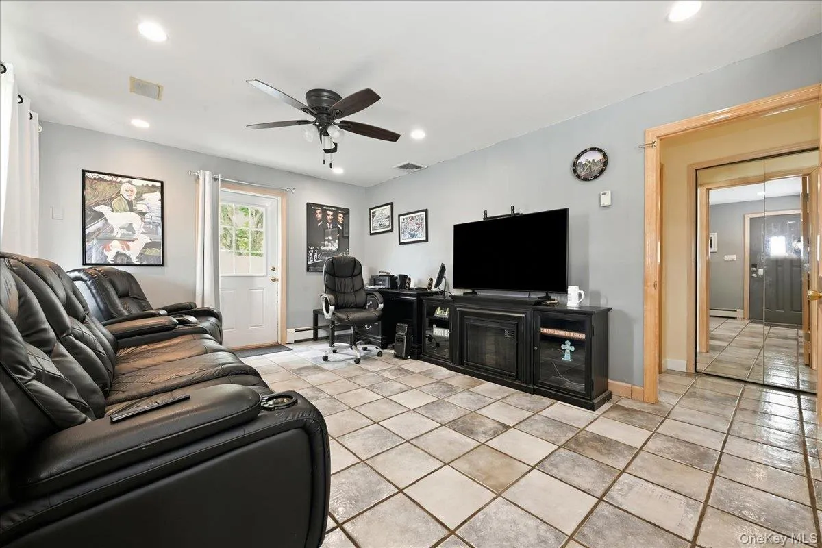 119 Periwinkle Road, Hempstead, NY, 5 Bedrooms Bedrooms, 8 Rooms Rooms,3 BathroomsBathrooms,Residential,For Rent,Periwinkle,0,1050956 119 Periwinkle Road, Hempstead, NY, 5 Bedrooms Bedrooms, 8 Rooms Rooms,3 BathroomsBathrooms,Residential,For Rent,Periwinkle,0,1050956