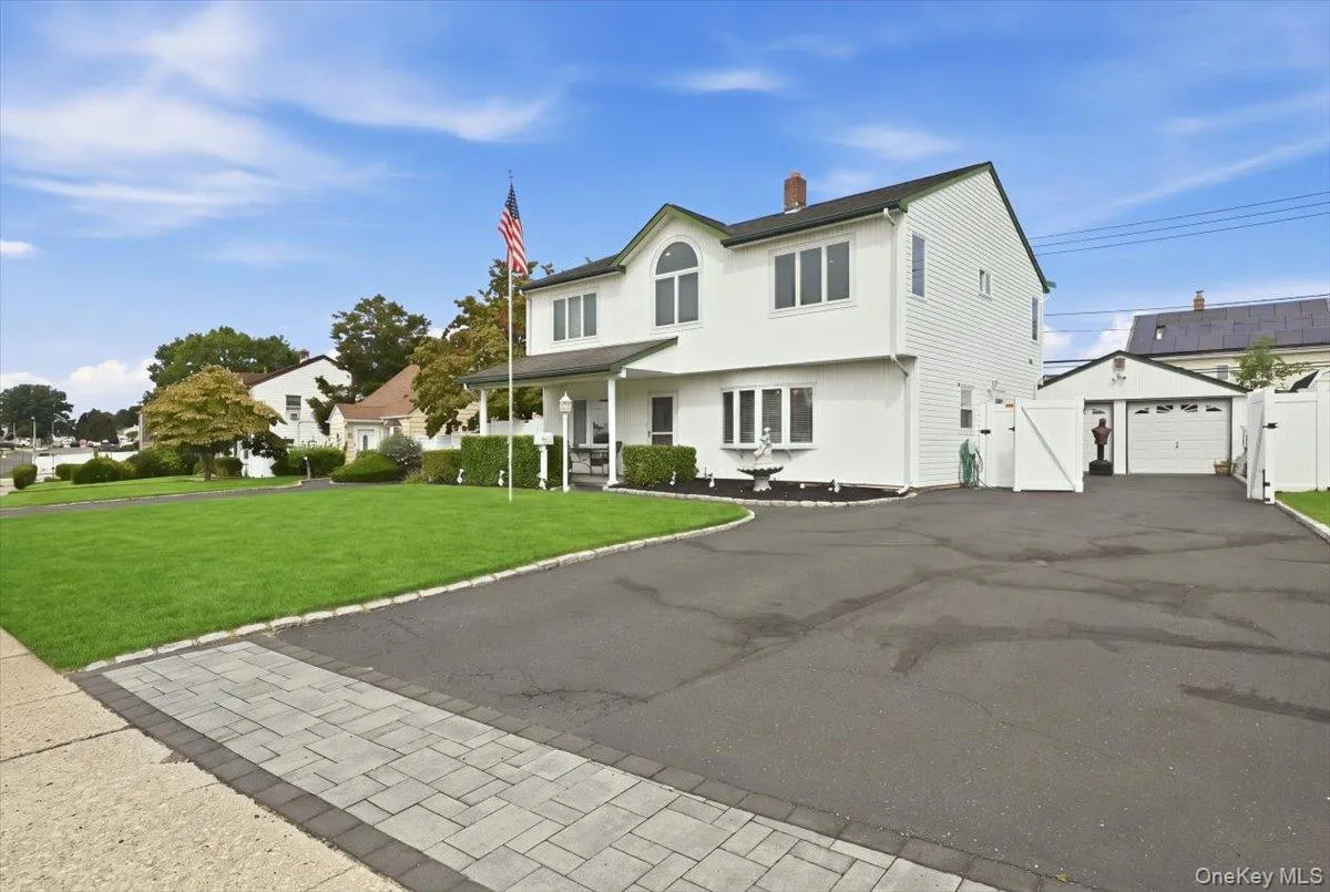 119 Periwinkle Road, Hempstead, NY, 5 Bedrooms Bedrooms, 8 Rooms Rooms,3 BathroomsBathrooms,Residential,For Rent,Periwinkle,0,1050956 119 Periwinkle Road, Hempstead, NY, 5 Bedrooms Bedrooms, 8 Rooms Rooms,3 BathroomsBathrooms,Residential,For Rent,Periwinkle,0,1050956