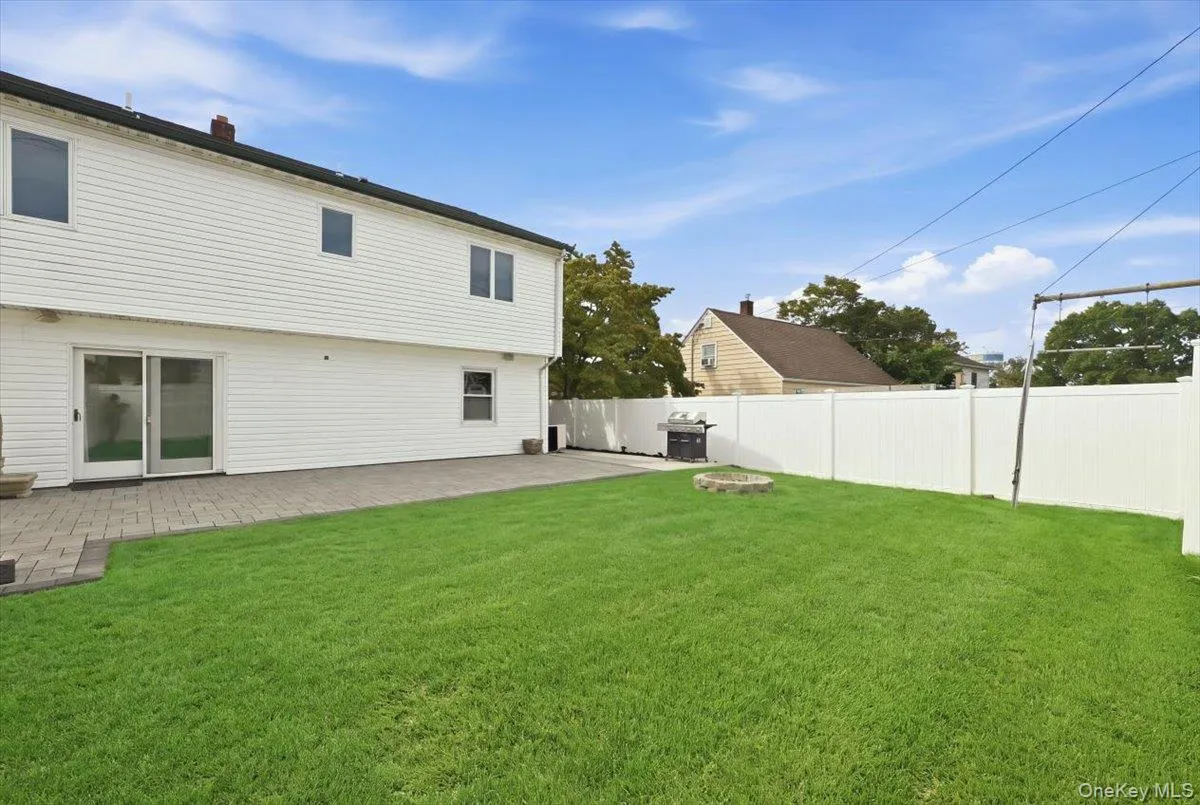 119 Periwinkle Road, Hempstead, NY, 5 Bedrooms Bedrooms, 8 Rooms Rooms,3 BathroomsBathrooms,Residential,For Rent,Periwinkle,0,1050956 119 Periwinkle Road, Hempstead, NY, 5 Bedrooms Bedrooms, 8 Rooms Rooms,3 BathroomsBathrooms,Residential,For Rent,Periwinkle,0,1050956