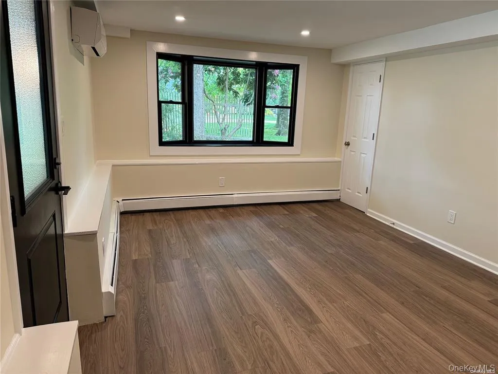 4 Nicholas Court, Smithtown, NY, 2 Bedroom Bedrooms, 3 Room Rooms,1 BathroomBathrooms,Residential Lease,For Rent,Nicholas,0,1050959 4 Nicholas Court, Smithtown, NY, 2 Bedroom Bedrooms, 3 Room Rooms,1 BathroomBathrooms,Residential Lease,For Rent,Nicholas,0,1050959