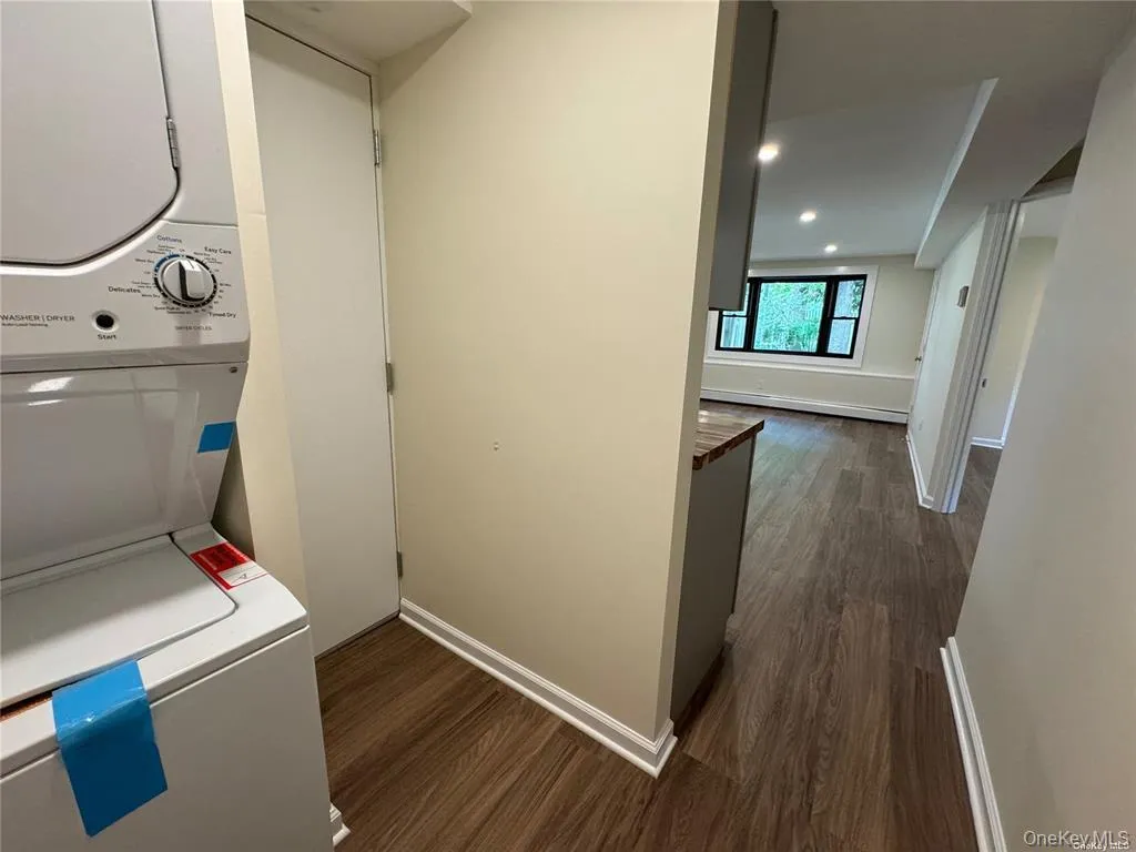 4 Nicholas Court, Smithtown, NY, 2 Bedroom Bedrooms, 3 Room Rooms,1 BathroomBathrooms,Residential Lease,For Rent,Nicholas,0,1050959 4 Nicholas Court, Smithtown, NY, 2 Bedroom Bedrooms, 3 Room Rooms,1 BathroomBathrooms,Residential Lease,For Rent,Nicholas,0,1050959