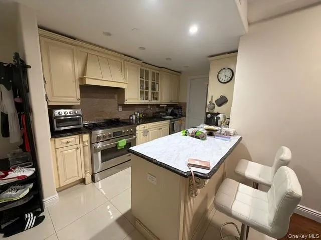 66-36 99 Street, New York, NY, 2 Bedrooms Bedrooms, 6 Rooms Rooms,2 BathroomsBathrooms,Residential Lease,For Rent,99,0,1050962 66-36 99 Street, New York, NY, 2 Bedrooms Bedrooms, 6 Rooms Rooms,2 BathroomsBathrooms,Residential Lease,For Rent,99,0,1050962