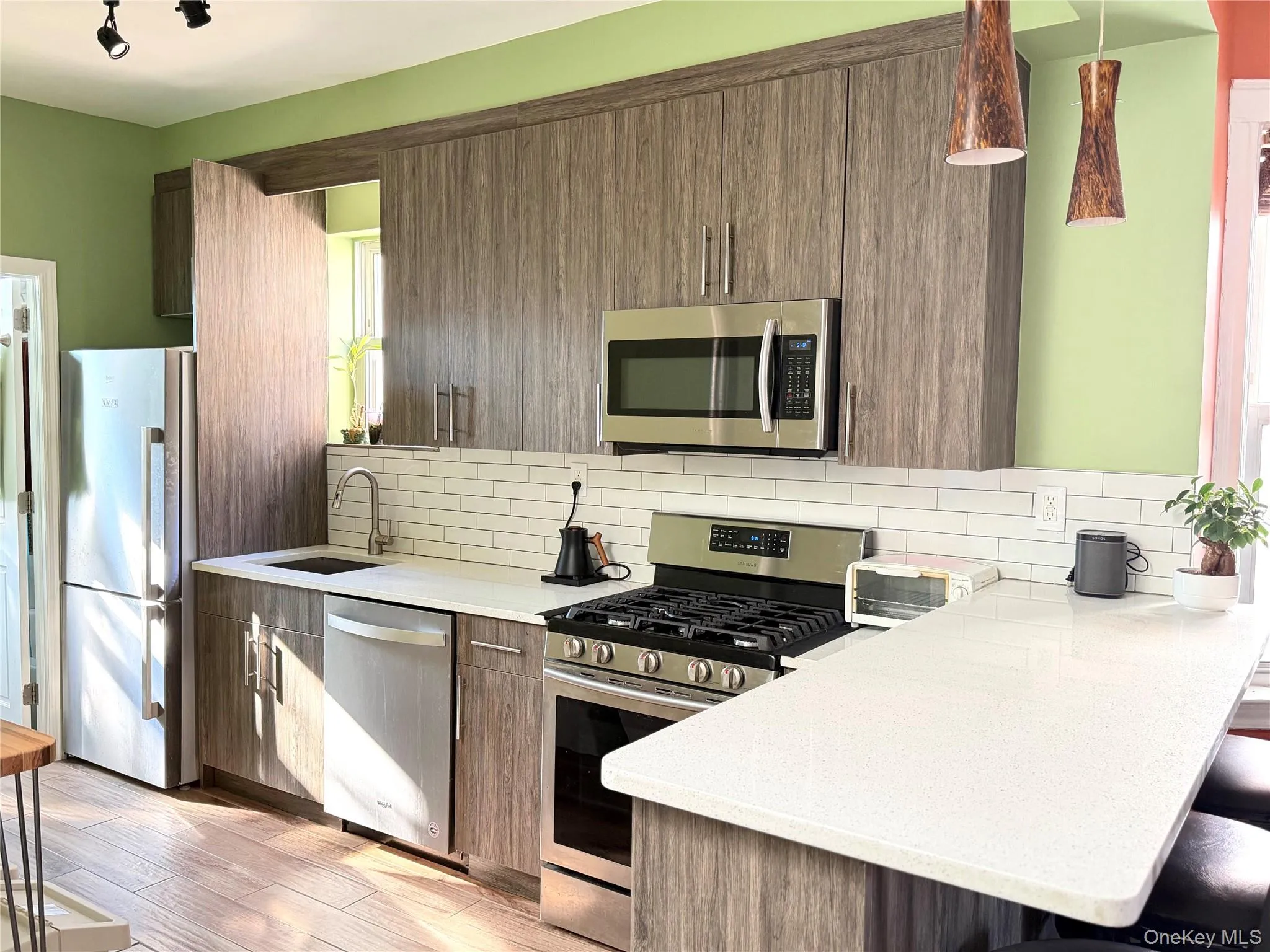 51-56 48th Street, New York, NY, 3 Bedrooms Bedrooms, 5 Rooms Rooms,1 BathroomBathrooms,Residential Lease,For Rent,48th Street,0,1050965 51-56 48th Street, New York, NY, 3 Bedrooms Bedrooms, 5 Rooms Rooms,1 BathroomBathrooms,Residential Lease,For Rent,48th Street,0,1050965