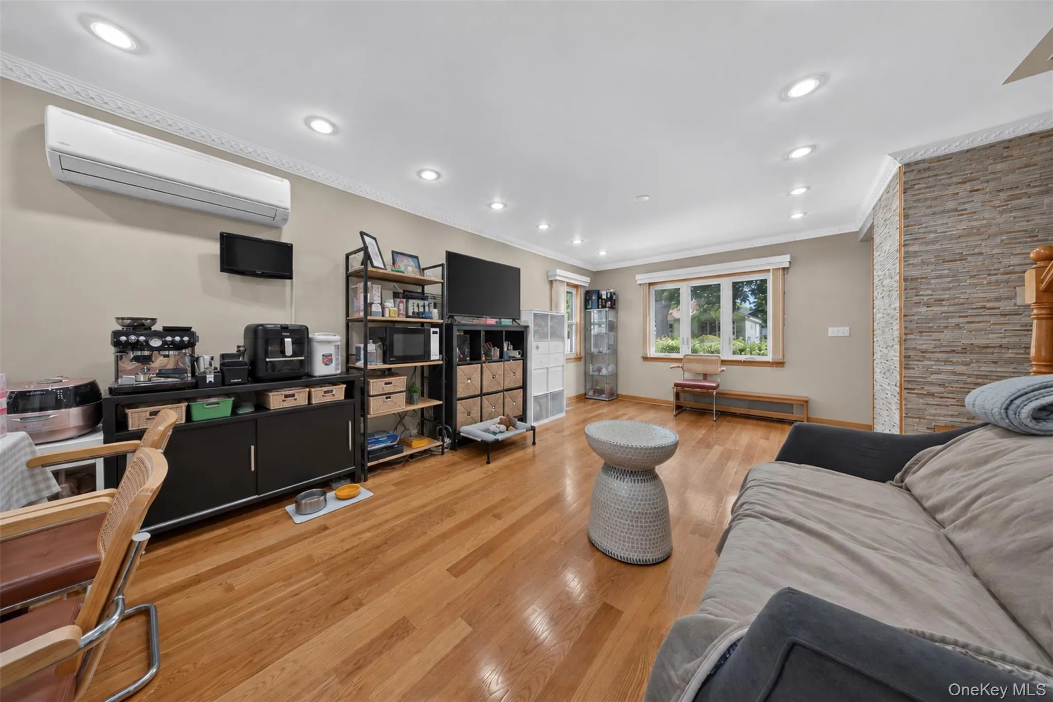 56-18 185th Street, New York, NY, 2 Bedrooms Bedrooms, 5 Rooms Rooms,2 BathroomsBathrooms,Residential,For Rent,185th,0,1050966 56-18 185th Street, New York, NY, 2 Bedrooms Bedrooms, 5 Rooms Rooms,2 BathroomsBathrooms,Residential,For Rent,185th,0,1050966