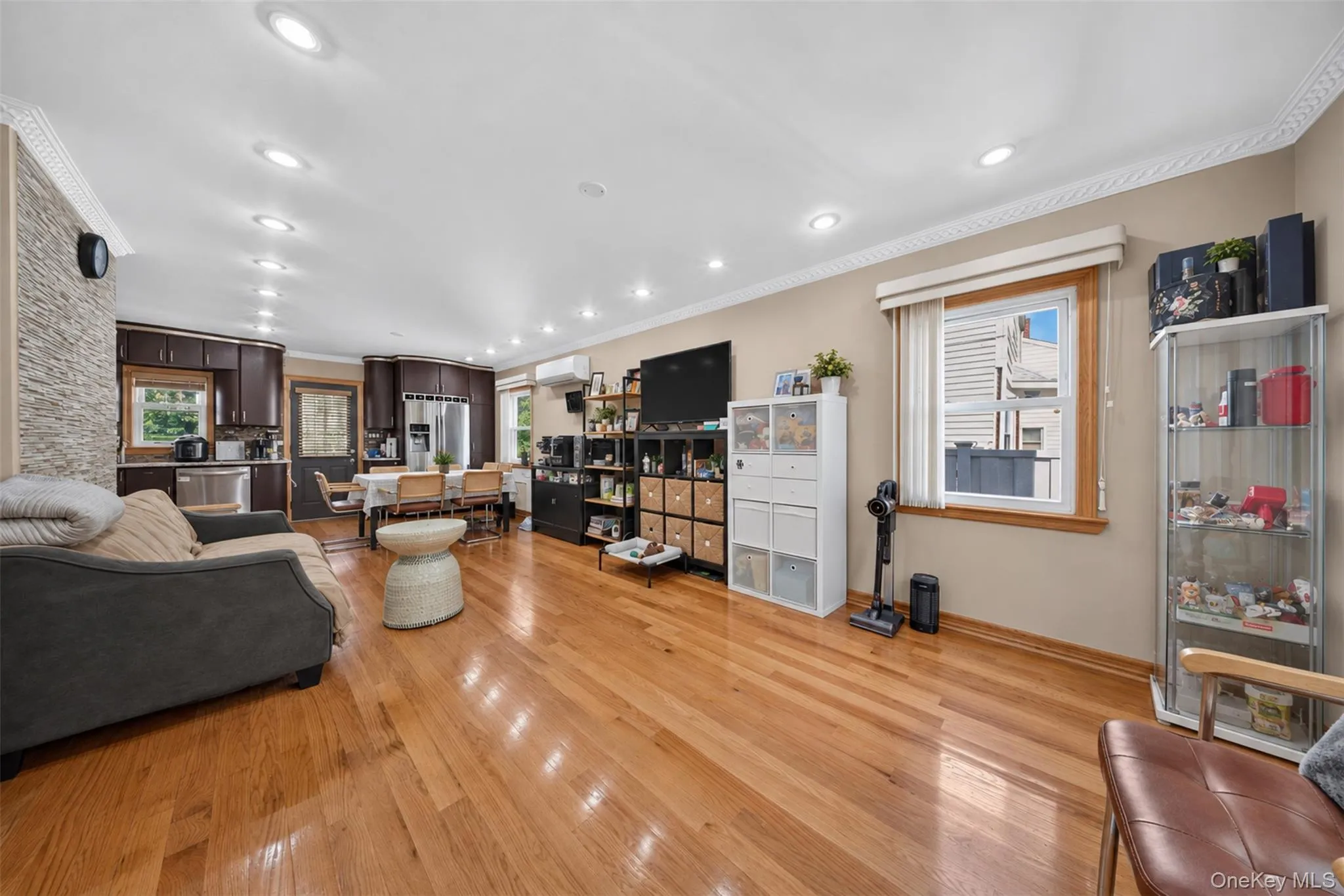 56-18 185th Street, New York, NY, 2 Bedrooms Bedrooms, 5 Rooms Rooms,2 BathroomsBathrooms,Residential,For Rent,185th,0,1050966 56-18 185th Street, New York, NY, 2 Bedrooms Bedrooms, 5 Rooms Rooms,2 BathroomsBathrooms,Residential,For Rent,185th,0,1050966