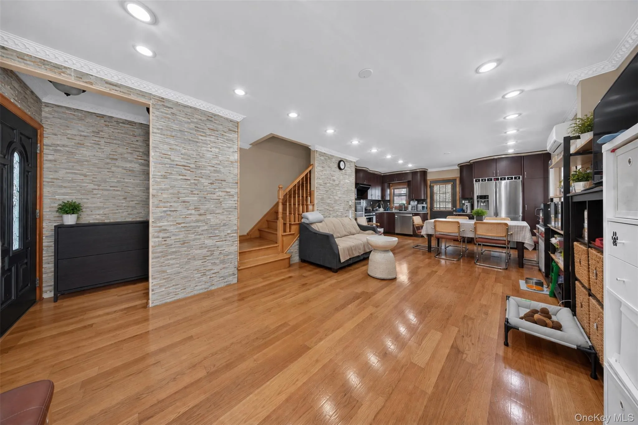 56-18 185th Street, New York, NY, 2 Bedrooms Bedrooms, 5 Rooms Rooms,2 BathroomsBathrooms,Residential,For Rent,185th,0,1050966 56-18 185th Street, New York, NY, 2 Bedrooms Bedrooms, 5 Rooms Rooms,2 BathroomsBathrooms,Residential,For Rent,185th,0,1050966