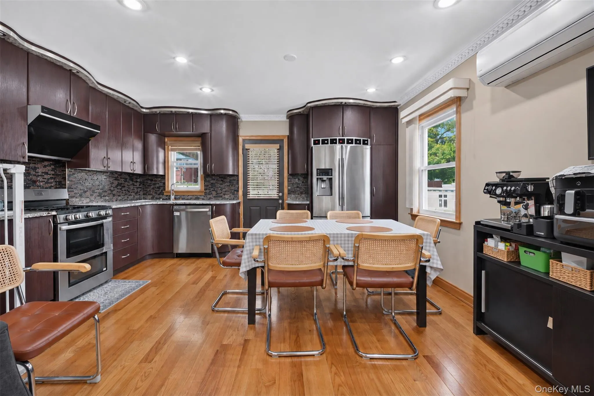 56-18 185th Street, New York, NY, 2 Bedrooms Bedrooms, 5 Rooms Rooms,2 BathroomsBathrooms,Residential,For Rent,185th,0,1050966 56-18 185th Street, New York, NY, 2 Bedrooms Bedrooms, 5 Rooms Rooms,2 BathroomsBathrooms,Residential,For Rent,185th,0,1050966