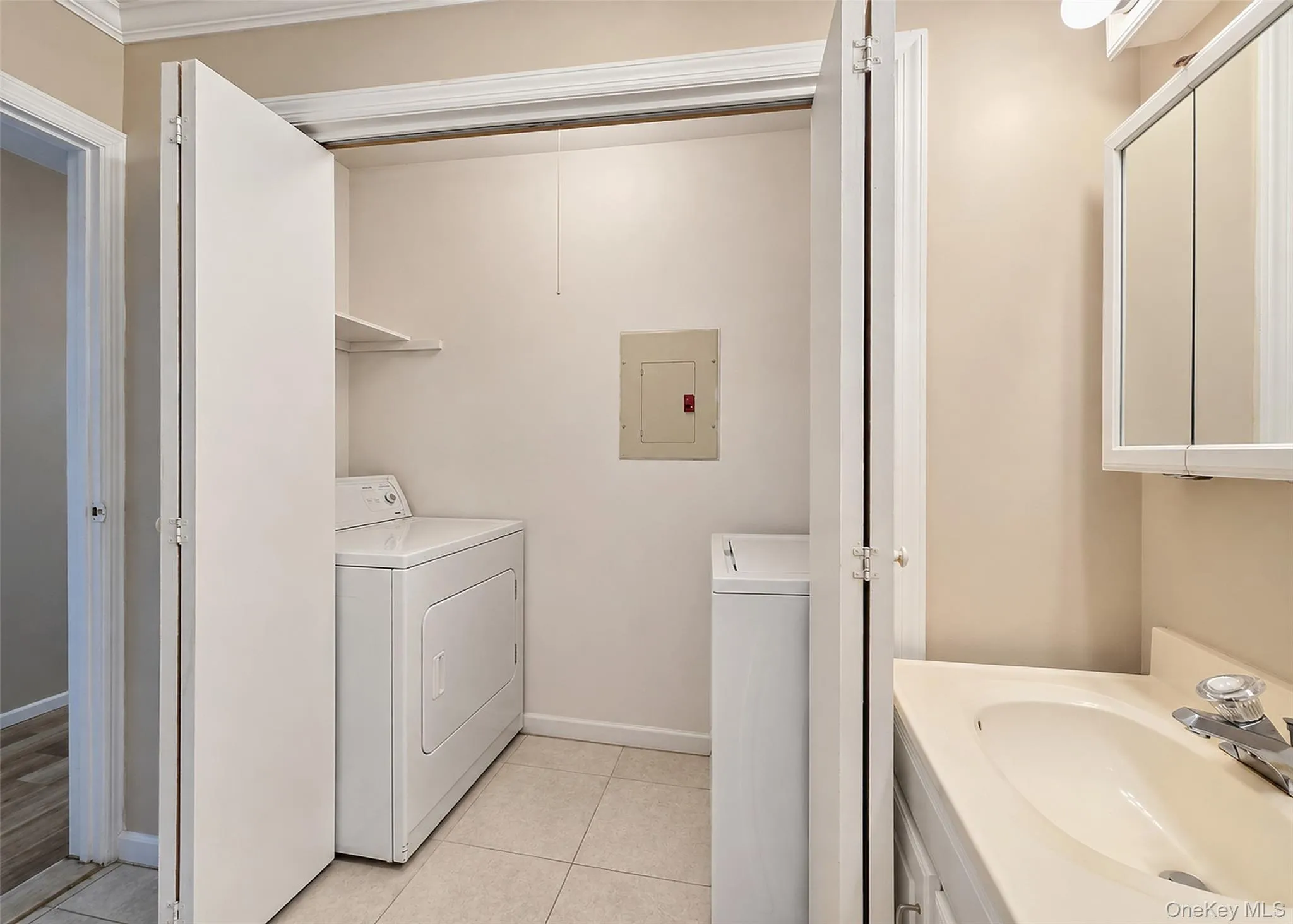 273 Fairview Circle, Brookhaven, NY, 2 Bedrooms Bedrooms, 4 Rooms Rooms,1 BathroomBathrooms,Residential,For Rent,Fairview,0,1050968 273 Fairview Circle, Brookhaven, NY, 2 Bedrooms Bedrooms, 4 Rooms Rooms,1 BathroomBathrooms,Residential,For Rent,Fairview,0,1050968