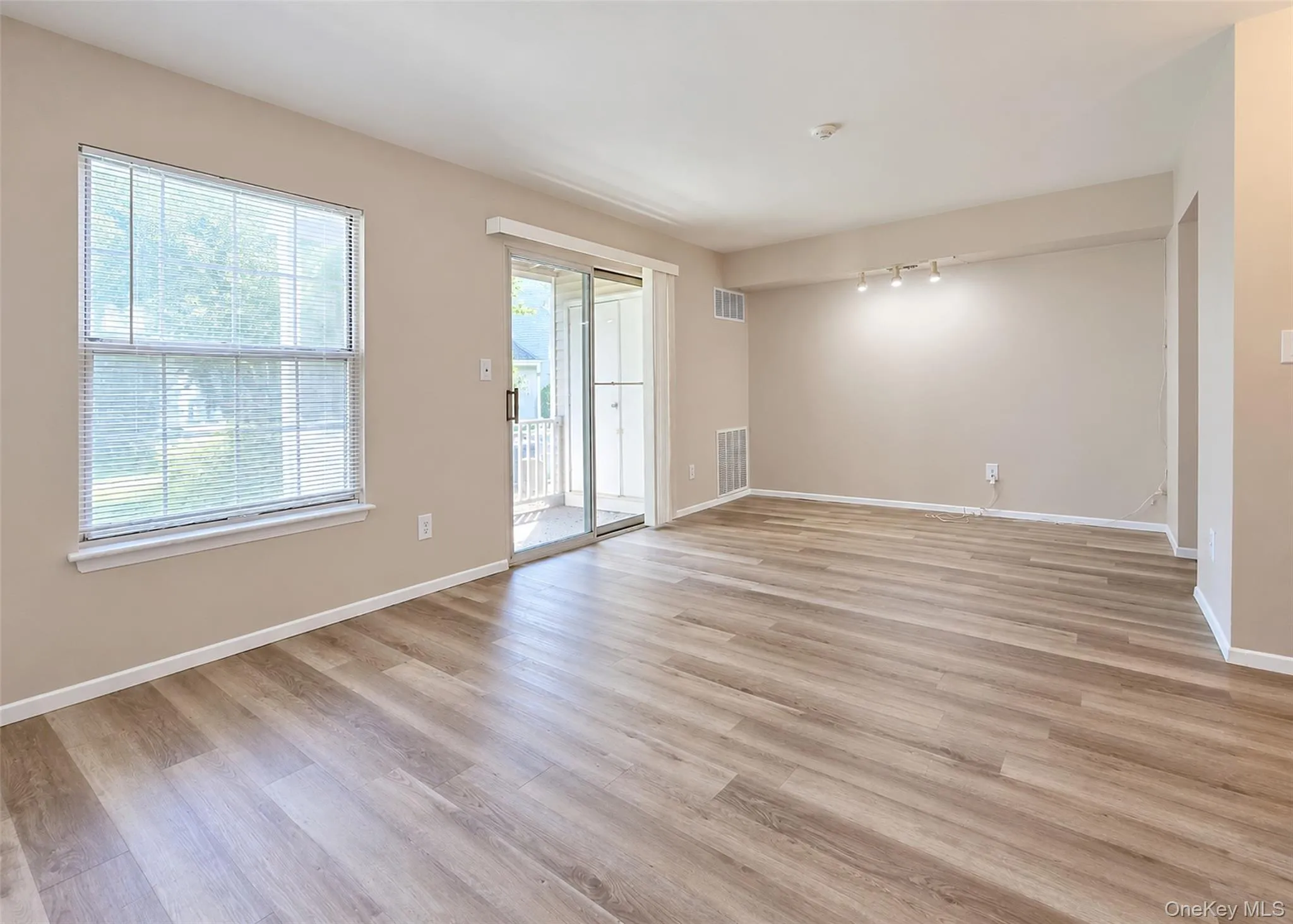 273 Fairview Circle, Brookhaven, NY, 2 Bedrooms Bedrooms, 4 Rooms Rooms,1 BathroomBathrooms,Residential,For Rent,Fairview,0,1050968 273 Fairview Circle, Brookhaven, NY, 2 Bedrooms Bedrooms, 4 Rooms Rooms,1 BathroomBathrooms,Residential,For Rent,Fairview,0,1050968