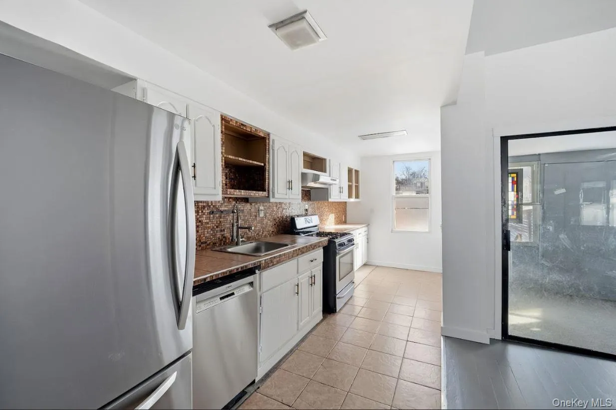108 Jackie Robinson Parkway, New York, NY, 3 Bedrooms Bedrooms, 6 Rooms Rooms,1 BathroomBathrooms,Residential,For Rent,Jackie Robinson,0,1050970 108 Jackie Robinson Parkway, New York, NY, 3 Bedrooms Bedrooms, 6 Rooms Rooms,1 BathroomBathrooms,Residential,For Rent,Jackie Robinson,0,1050970