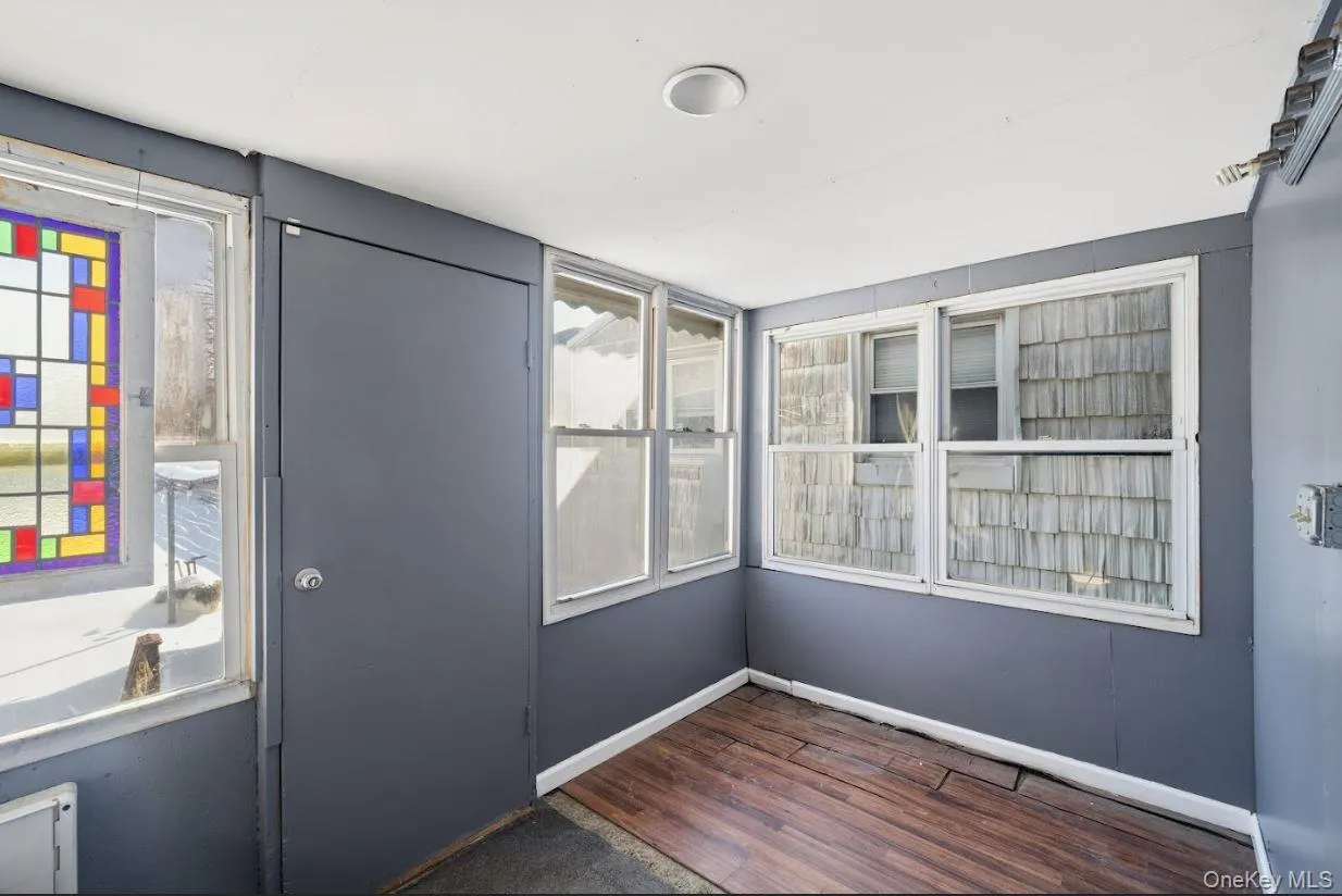 Enclosed porch Enclosed porch