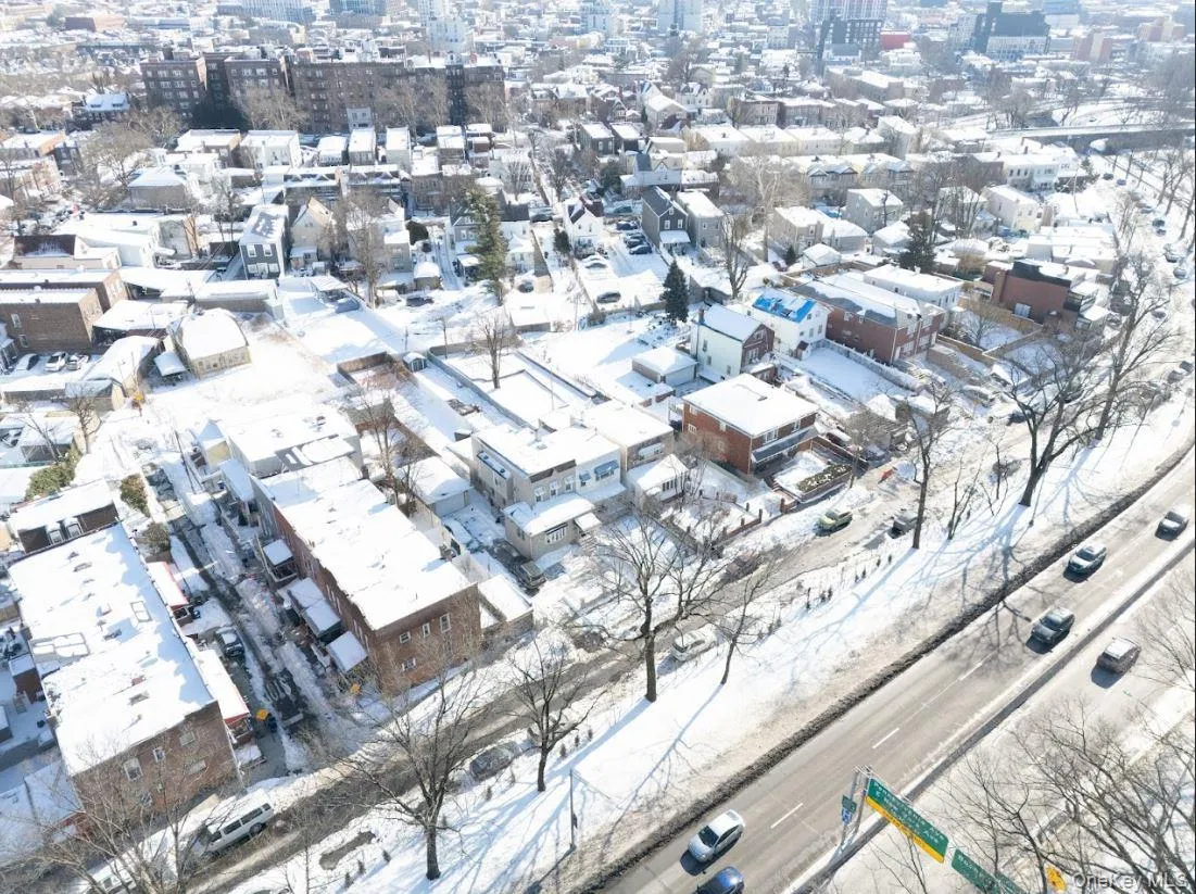 108 Jackie Robinson Parkway, New York, NY, 3 Bedrooms Bedrooms, 6 Rooms Rooms,1 BathroomBathrooms,Residential,For Rent,Jackie Robinson,0,1050970 108 Jackie Robinson Parkway, New York, NY, 3 Bedrooms Bedrooms, 6 Rooms Rooms,1 BathroomBathrooms,Residential,For Rent,Jackie Robinson,0,1050970