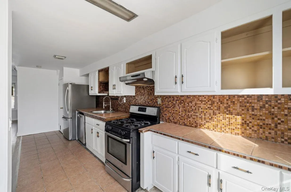 108 Jackie Robinson Parkway, New York, NY, 3 Bedrooms Bedrooms, 6 Rooms Rooms,1 BathroomBathrooms,Residential,For Rent,Jackie Robinson,0,1050970 108 Jackie Robinson Parkway, New York, NY, 3 Bedrooms Bedrooms, 6 Rooms Rooms,1 BathroomBathrooms,Residential,For Rent,Jackie Robinson,0,1050970