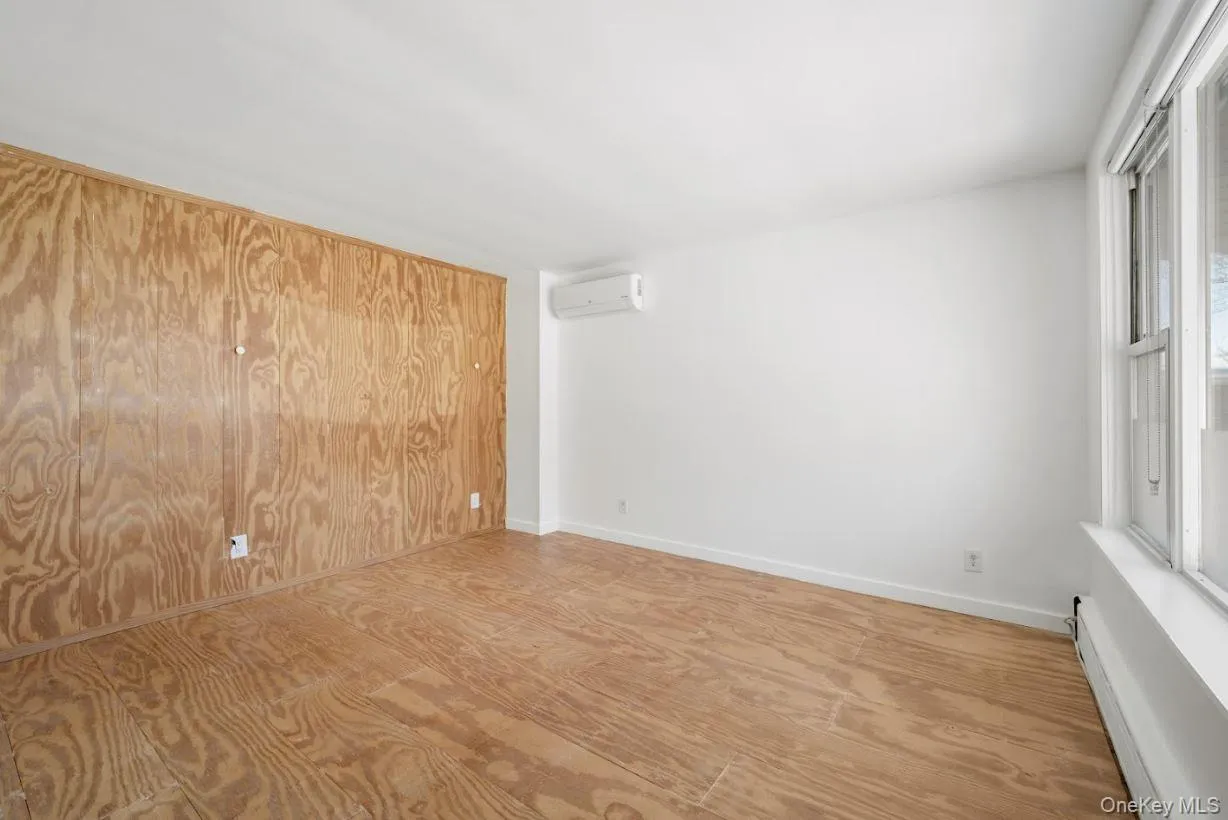 108 Jackie Robinson Parkway, New York, NY, 3 Bedrooms Bedrooms, 6 Rooms Rooms,1 BathroomBathrooms,Residential,For Rent,Jackie Robinson,0,1050970 108 Jackie Robinson Parkway, New York, NY, 3 Bedrooms Bedrooms, 6 Rooms Rooms,1 BathroomBathrooms,Residential,For Rent,Jackie Robinson,0,1050970