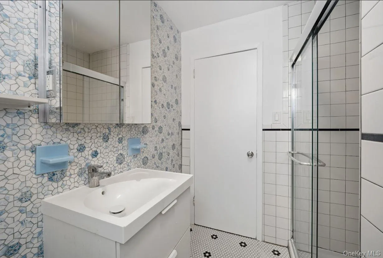 108 Jackie Robinson Parkway, New York, NY, 3 Bedrooms Bedrooms, 6 Rooms Rooms,1 BathroomBathrooms,Residential,For Rent,Jackie Robinson,0,1050970 108 Jackie Robinson Parkway, New York, NY, 3 Bedrooms Bedrooms, 6 Rooms Rooms,1 BathroomBathrooms,Residential,For Rent,Jackie Robinson,0,1050970