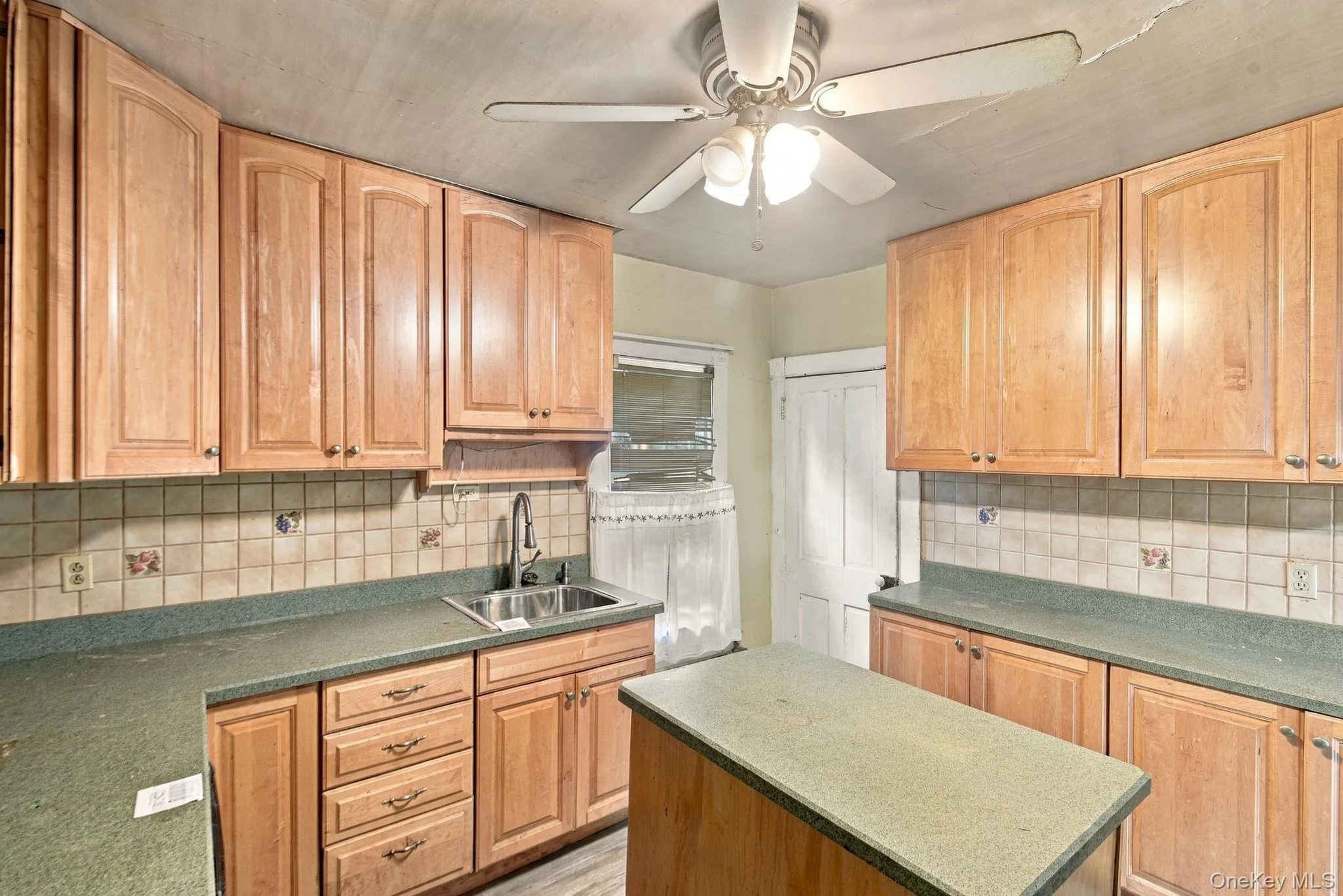 10 Hudson Terrace, Marlboro, NY, 3 Bedrooms Bedrooms, 5 Rooms Rooms,1 BathroomBathrooms,Residential,For Rent,Hudson,0,1050974 10 Hudson Terrace, Marlboro, NY, 3 Bedrooms Bedrooms, 5 Rooms Rooms,1 BathroomBathrooms,Residential,For Rent,Hudson,0,1050974