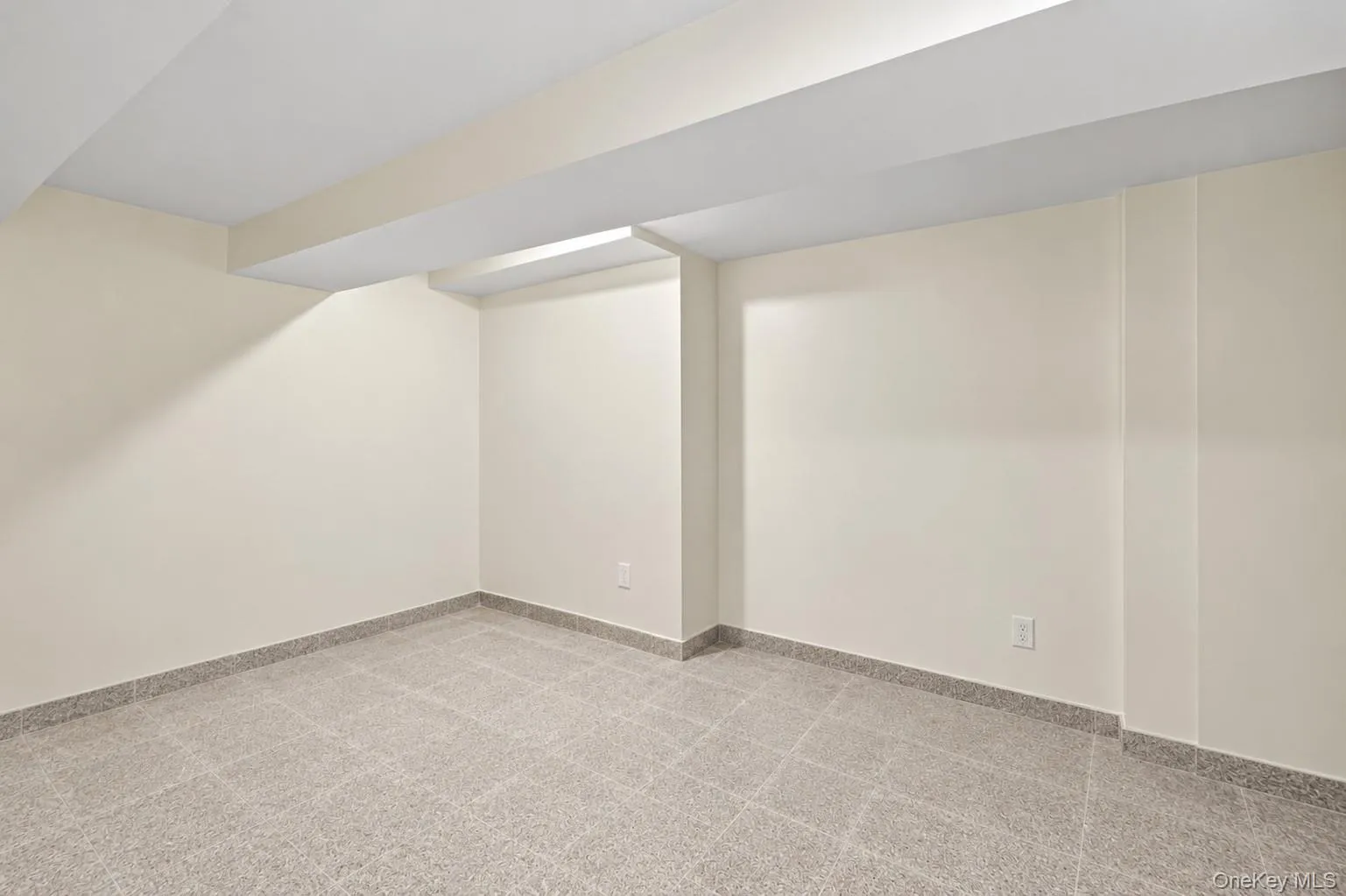 27 Driftwood Drive, North Hempstead, NY, 5 Bedrooms Bedrooms, 9 Rooms Rooms,3 BathroomsBathrooms,Residential,For Rent,Driftwood,0,1050979 27 Driftwood Drive, North Hempstead, NY, 5 Bedrooms Bedrooms, 9 Rooms Rooms,3 BathroomsBathrooms,Residential,For Rent,Driftwood,0,1050979