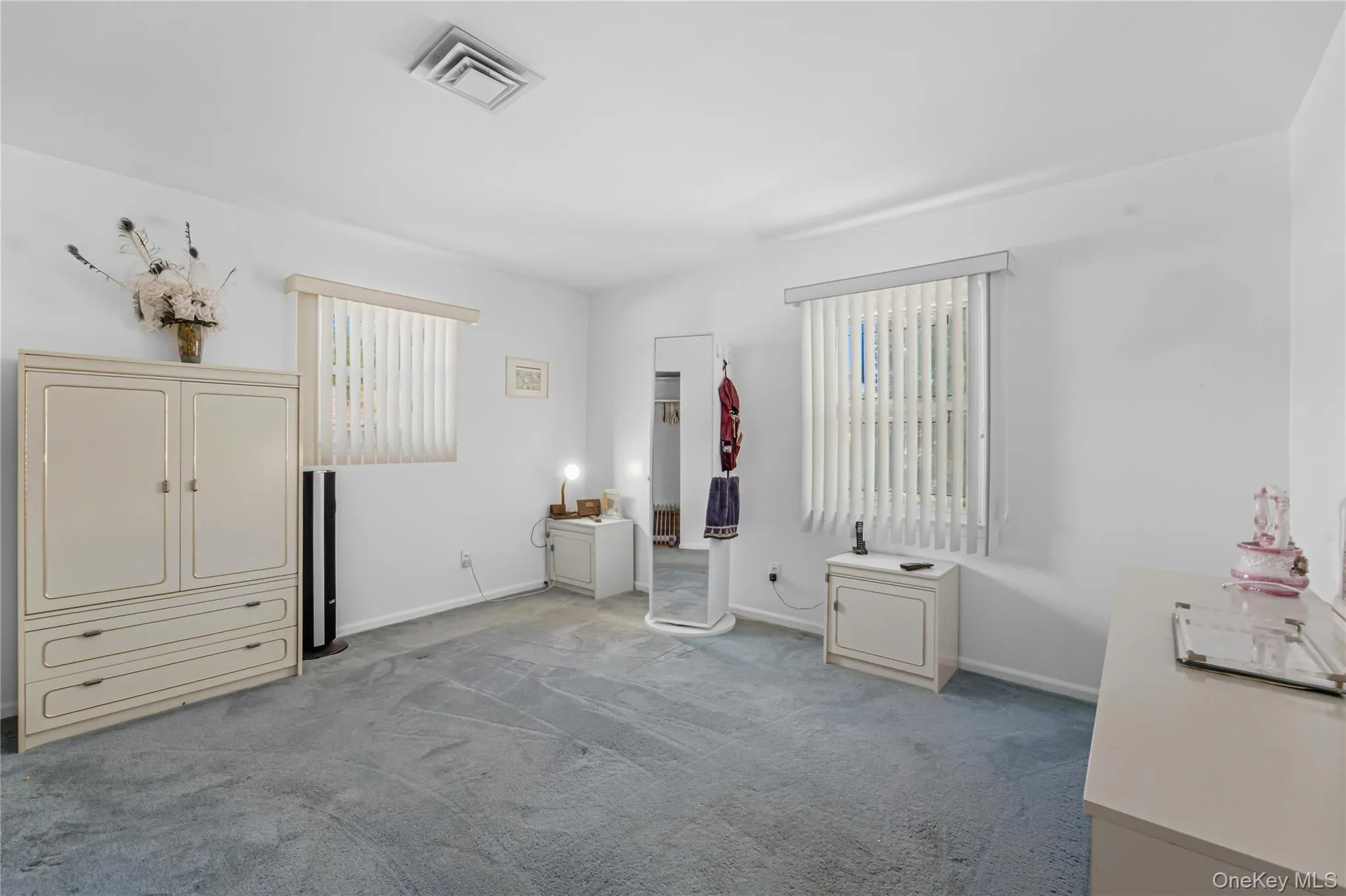 27 Driftwood Drive, North Hempstead, NY, 5 Bedrooms Bedrooms, 9 Rooms Rooms,3 BathroomsBathrooms,Residential,For Rent,Driftwood,0,1050979 27 Driftwood Drive, North Hempstead, NY, 5 Bedrooms Bedrooms, 9 Rooms Rooms,3 BathroomsBathrooms,Residential,For Rent,Driftwood,0,1050979