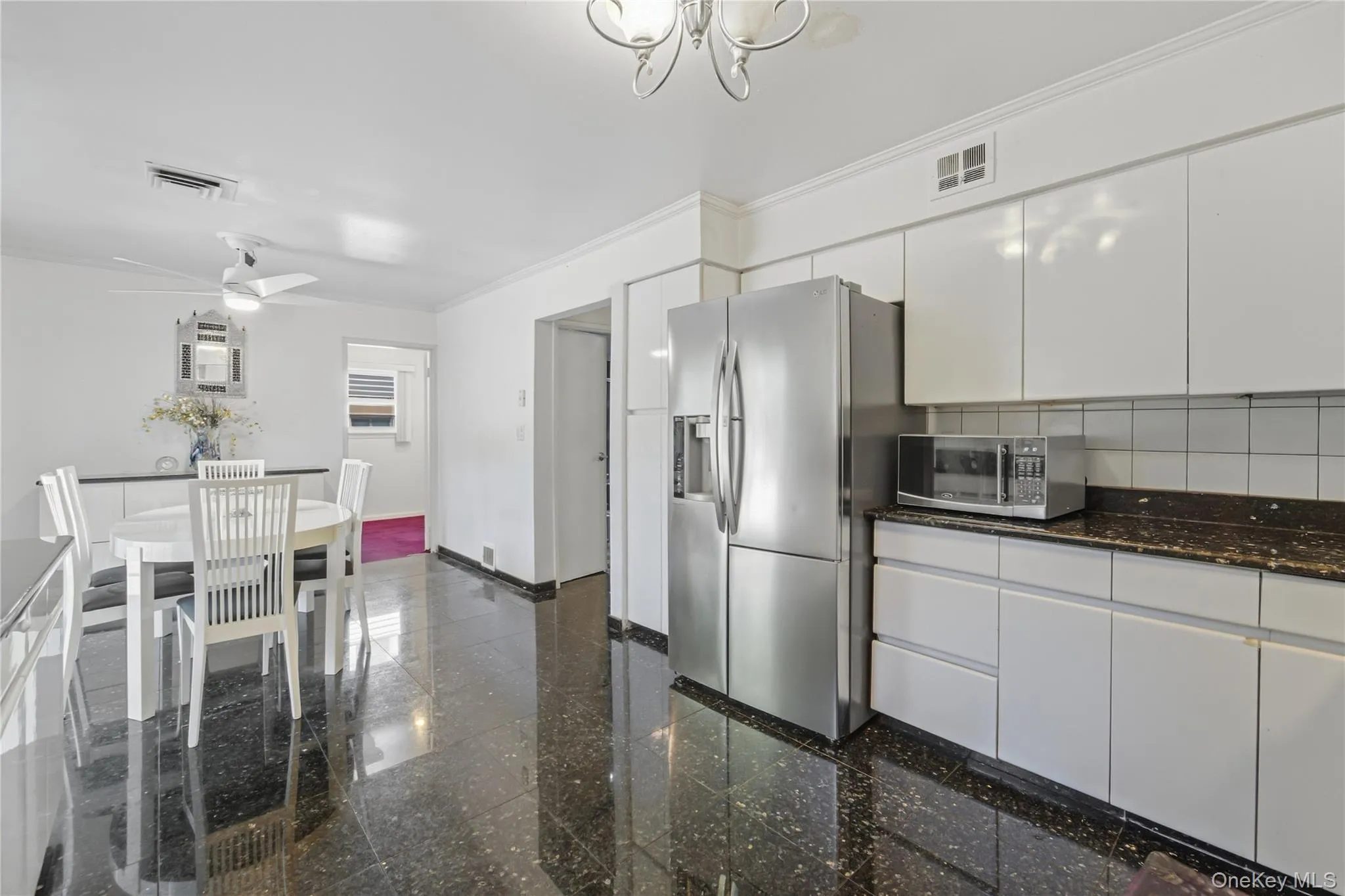 27 Driftwood Drive, North Hempstead, NY, 5 Bedrooms Bedrooms, 9 Rooms Rooms,3 BathroomsBathrooms,Residential,For Rent,Driftwood,0,1050979 27 Driftwood Drive, North Hempstead, NY, 5 Bedrooms Bedrooms, 9 Rooms Rooms,3 BathroomsBathrooms,Residential,For Rent,Driftwood,0,1050979