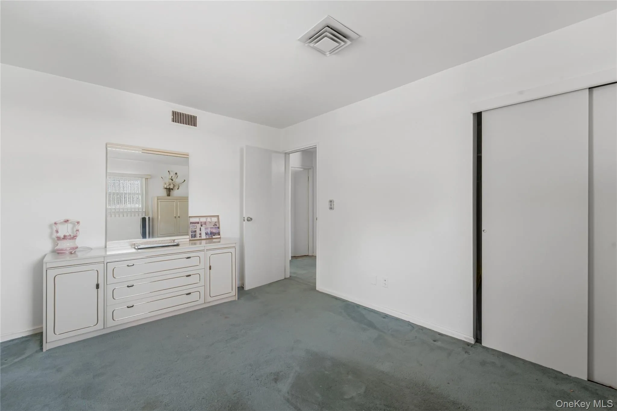 27 Driftwood Drive, North Hempstead, NY, 5 Bedrooms Bedrooms, 9 Rooms Rooms,3 BathroomsBathrooms,Residential,For Rent,Driftwood,0,1050979 27 Driftwood Drive, North Hempstead, NY, 5 Bedrooms Bedrooms, 9 Rooms Rooms,3 BathroomsBathrooms,Residential,For Rent,Driftwood,0,1050979