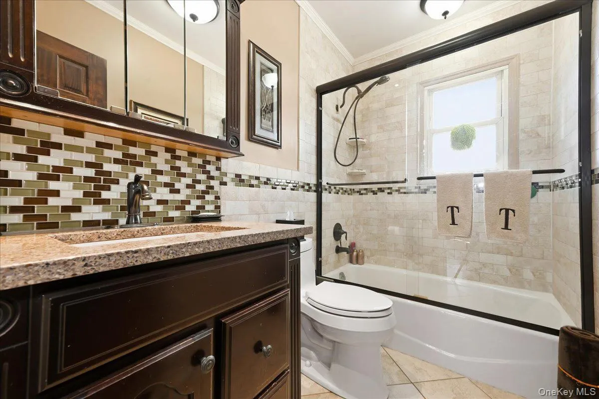 8614 251st Street, New York, NY, 3 Bedrooms Bedrooms, 6 Rooms Rooms,1 BathroomBathrooms,Residential,For Rent,251st,0,1050980 8614 251st Street, New York, NY, 3 Bedrooms Bedrooms, 6 Rooms Rooms,1 BathroomBathrooms,Residential,For Rent,251st,0,1050980