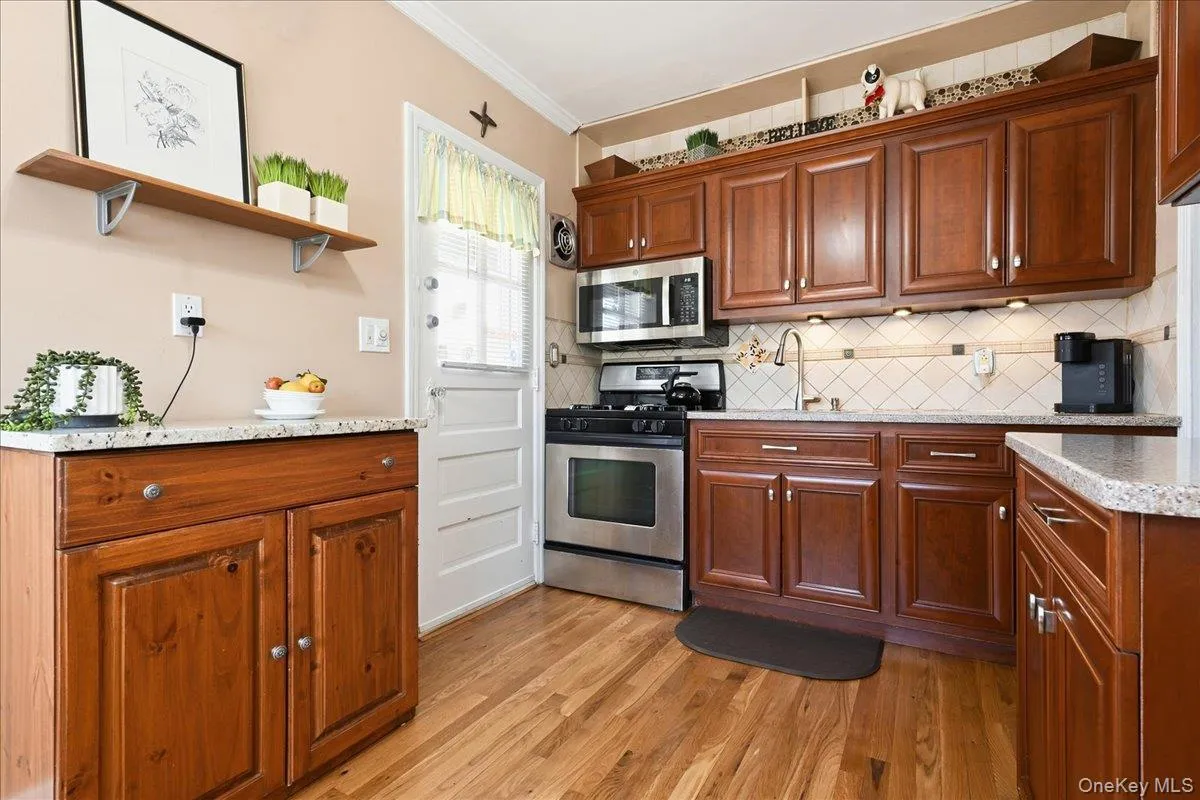8614 251st Street, New York, NY, 3 Bedrooms Bedrooms, 6 Rooms Rooms,1 BathroomBathrooms,Residential,For Rent,251st,0,1050980 8614 251st Street, New York, NY, 3 Bedrooms Bedrooms, 6 Rooms Rooms,1 BathroomBathrooms,Residential,For Rent,251st,0,1050980