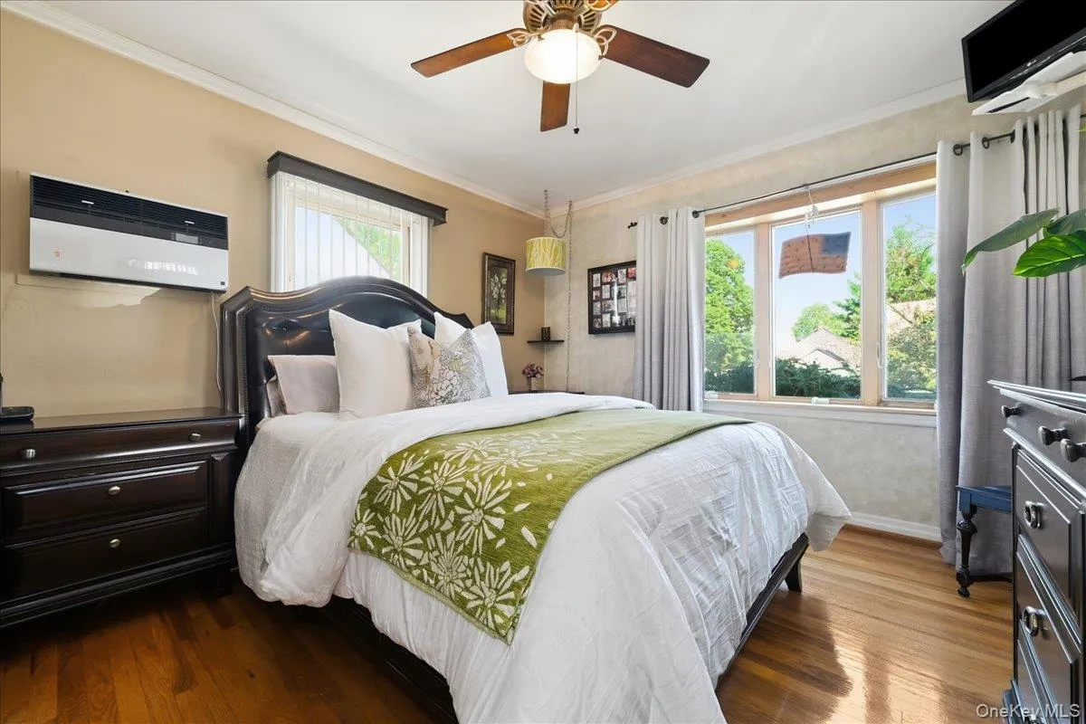8614 251st Street, New York, NY, 3 Bedrooms Bedrooms, 6 Rooms Rooms,1 BathroomBathrooms,Residential,For Rent,251st,0,1050980 8614 251st Street, New York, NY, 3 Bedrooms Bedrooms, 6 Rooms Rooms,1 BathroomBathrooms,Residential,For Rent,251st,0,1050980