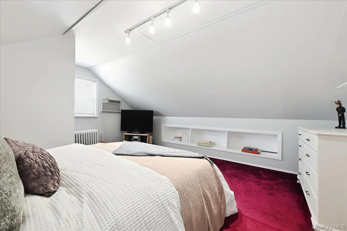 8614 251st Street, New York, NY, 3 Bedrooms Bedrooms, 6 Rooms Rooms,1 BathroomBathrooms,Residential,For Rent,251st,0,1050980 8614 251st Street, New York, NY, 3 Bedrooms Bedrooms, 6 Rooms Rooms,1 BathroomBathrooms,Residential,For Rent,251st,0,1050980