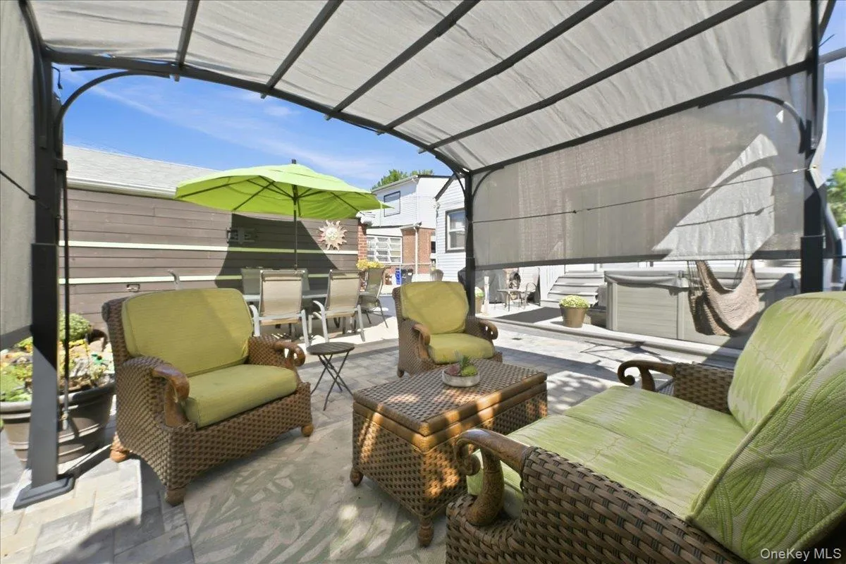 8614 251st Street, New York, NY, 3 Bedrooms Bedrooms, 6 Rooms Rooms,1 BathroomBathrooms,Residential,For Rent,251st,0,1050980 8614 251st Street, New York, NY, 3 Bedrooms Bedrooms, 6 Rooms Rooms,1 BathroomBathrooms,Residential,For Rent,251st,0,1050980