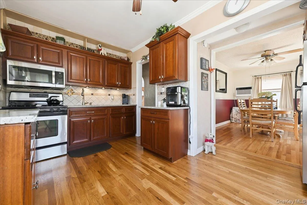 8614 251st Street, New York, NY, 3 Bedrooms Bedrooms, 6 Rooms Rooms,1 BathroomBathrooms,Residential,For Rent,251st,0,1050980 8614 251st Street, New York, NY, 3 Bedrooms Bedrooms, 6 Rooms Rooms,1 BathroomBathrooms,Residential,For Rent,251st,0,1050980