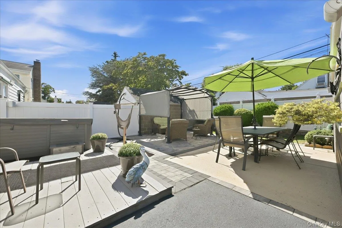 8614 251st Street, New York, NY, 3 Bedrooms Bedrooms, 6 Rooms Rooms,1 BathroomBathrooms,Residential,For Rent,251st,0,1050980 8614 251st Street, New York, NY, 3 Bedrooms Bedrooms, 6 Rooms Rooms,1 BathroomBathrooms,Residential,For Rent,251st,0,1050980