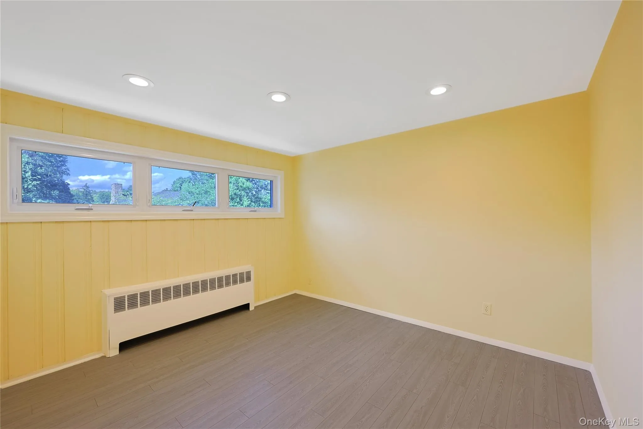 168 Glenmore Street, North Hempstead, NY, 5 Bedrooms Bedrooms, 9 Rooms Rooms,2 BathroomsBathrooms,Residential Lease,For Rent,Glenmore,0,1050991 168 Glenmore Street, North Hempstead, NY, 5 Bedrooms Bedrooms, 9 Rooms Rooms,2 BathroomsBathrooms,Residential Lease,For Rent,Glenmore,0,1050991
