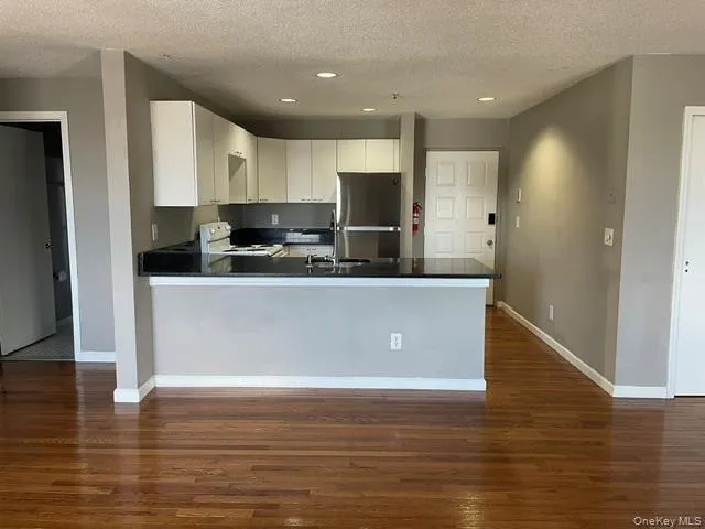 202 Main Street, Brookhaven, NY, 2 Bedrooms Bedrooms, 4 Rooms Rooms,1 BathroomBathrooms,Residential Lease,For Rent,Main,0,1050994 202 Main Street, Brookhaven, NY, 2 Bedrooms Bedrooms, 4 Rooms Rooms,1 BathroomBathrooms,Residential Lease,For Rent,Main,0,1050994
