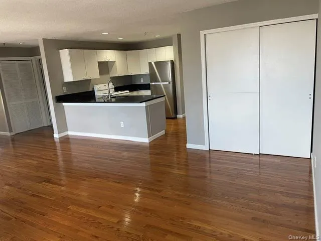202 Main Street, Brookhaven, NY, 2 Bedrooms Bedrooms, 4 Rooms Rooms,1 BathroomBathrooms,Residential Lease,For Rent,Main,0,1050994 202 Main Street, Brookhaven, NY, 2 Bedrooms Bedrooms, 4 Rooms Rooms,1 BathroomBathrooms,Residential Lease,For Rent,Main,0,1050994